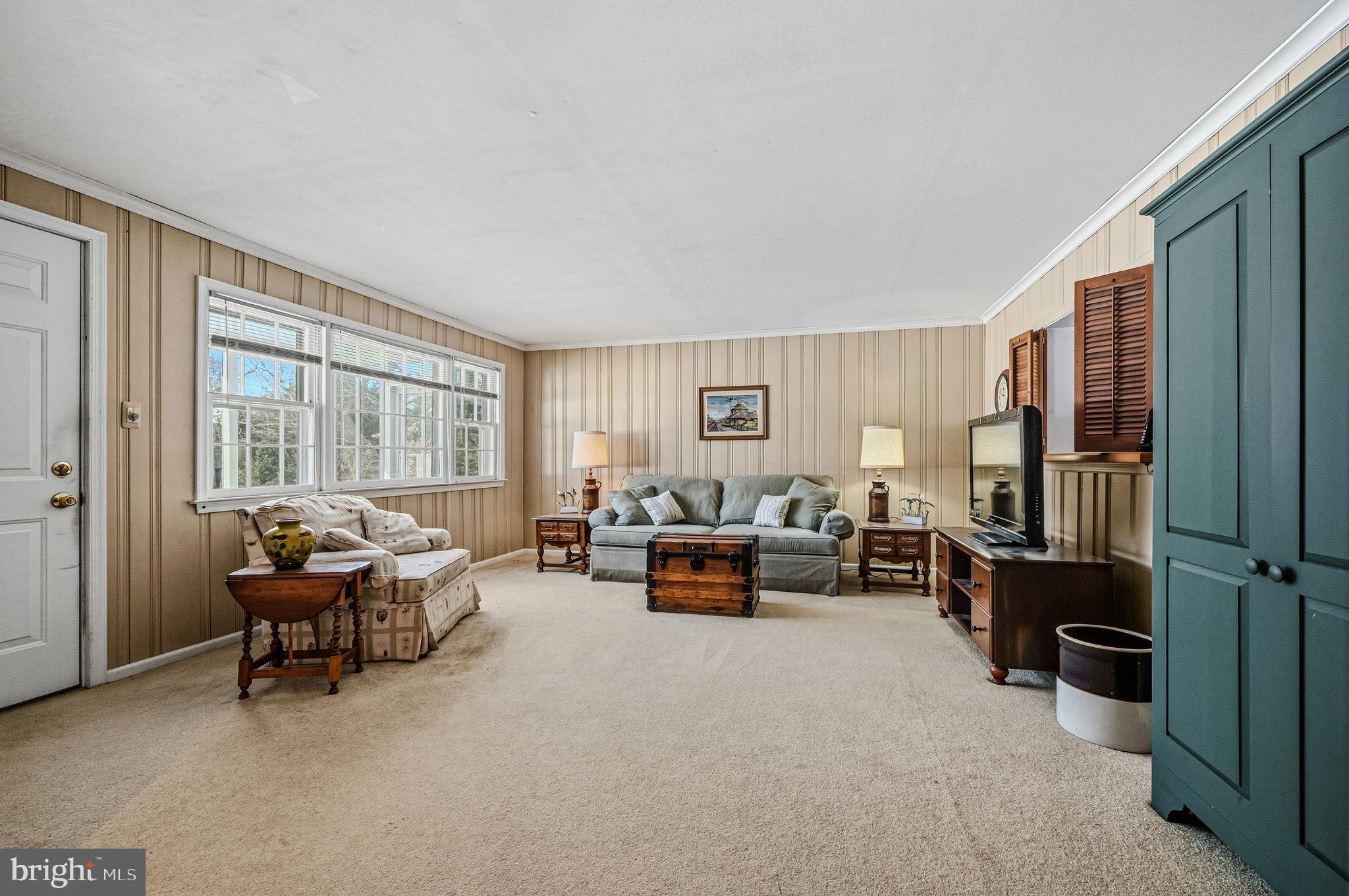 GRAYLYN CREST - Residential