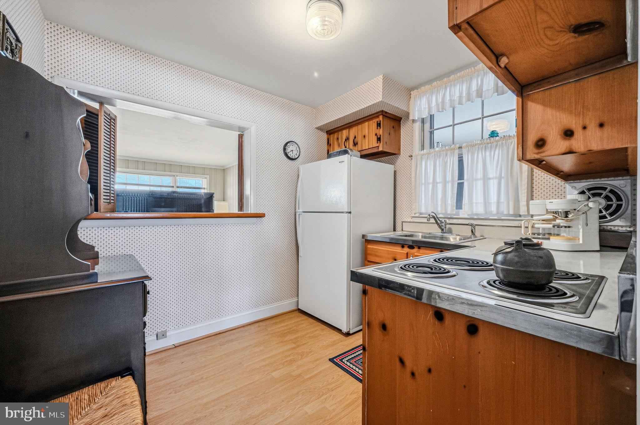 GRAYLYN CREST - Residential