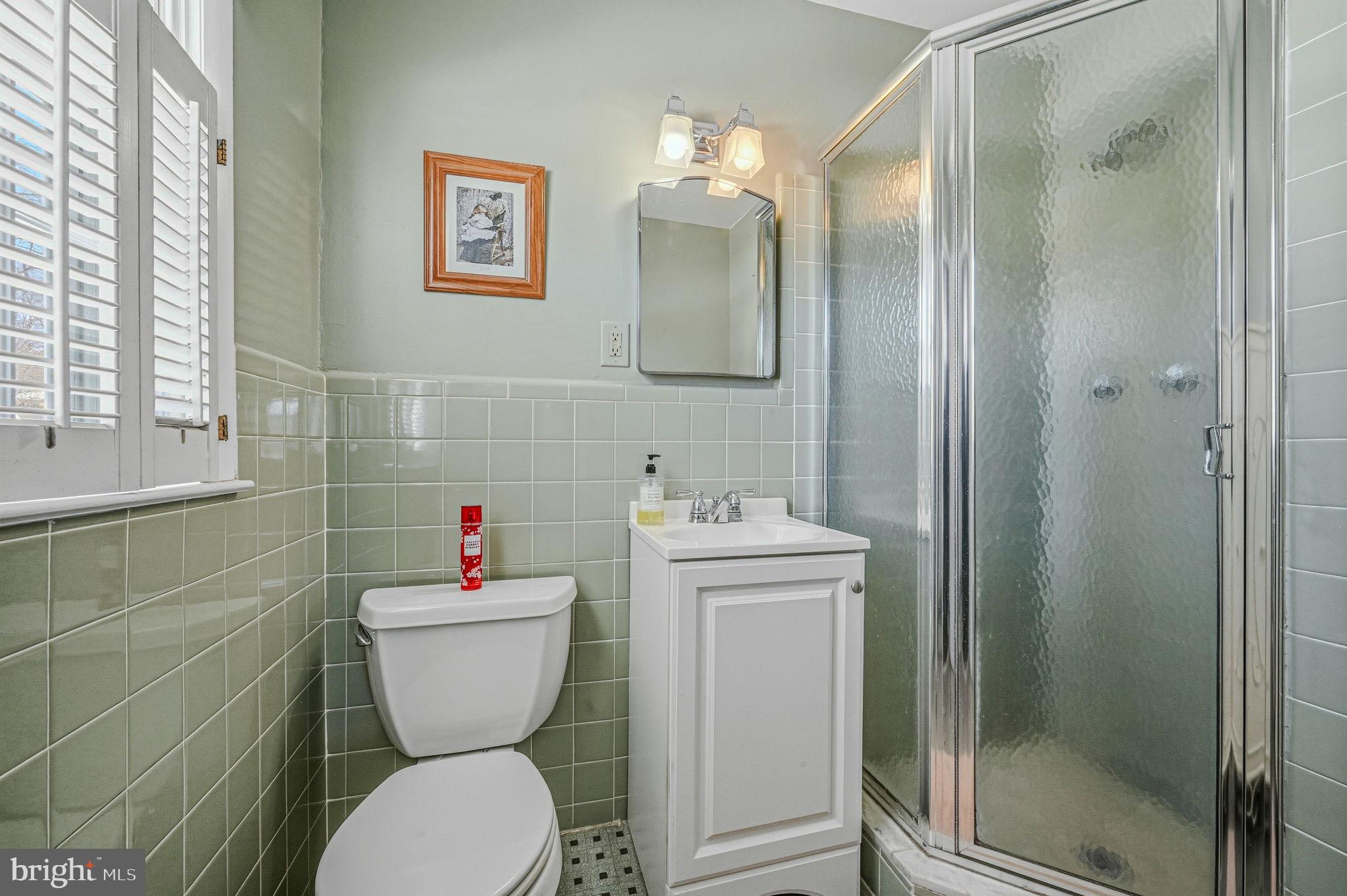 GRAYLYN CREST - Residential