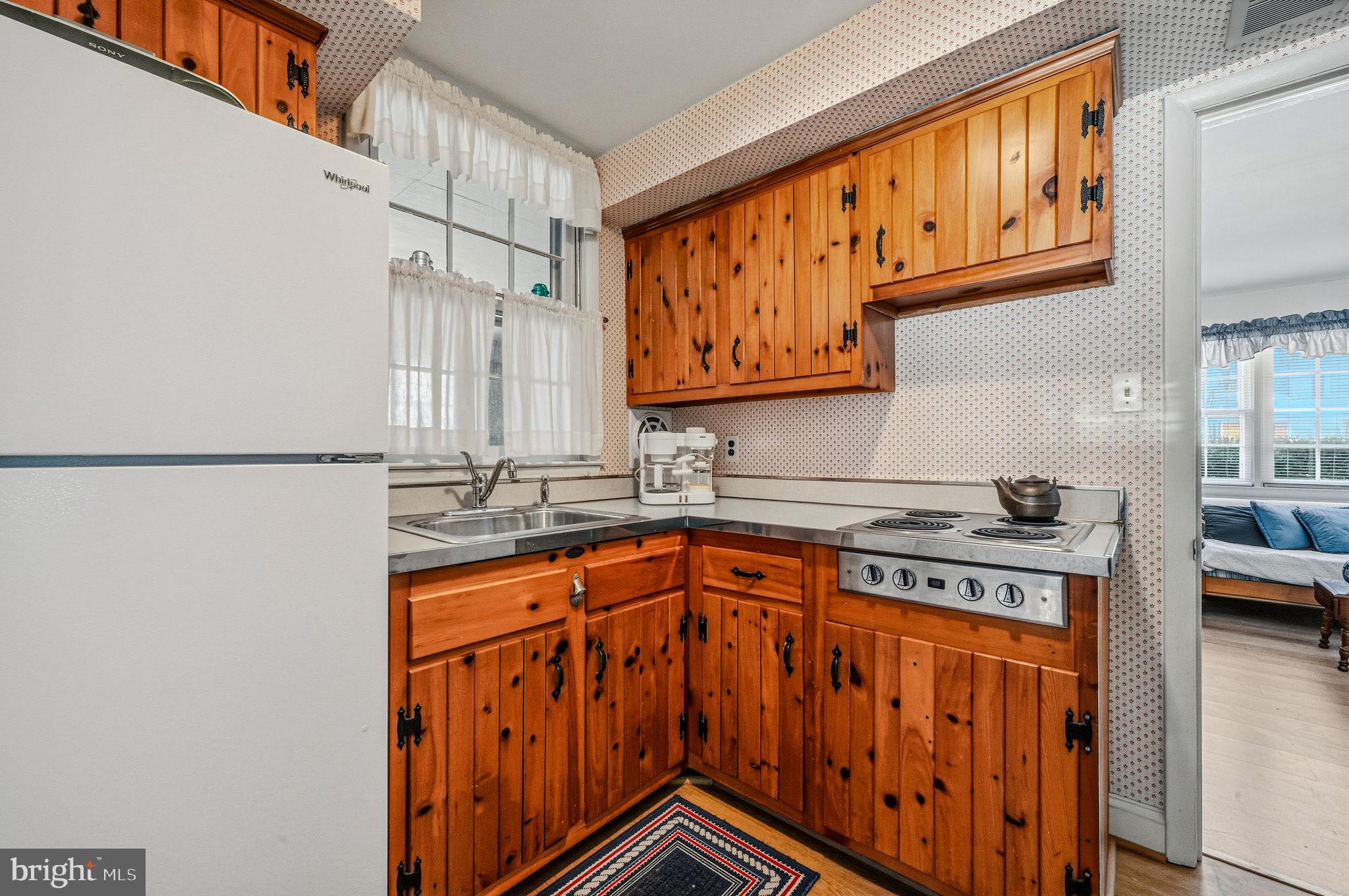 GRAYLYN CREST - Residential