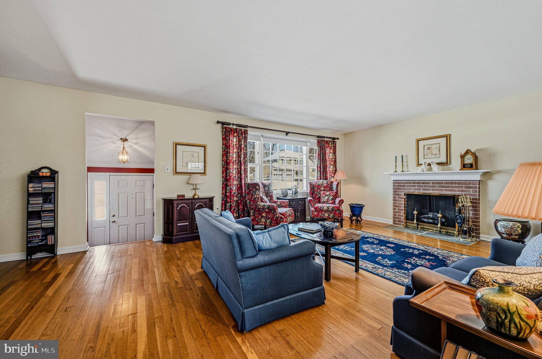 GRAYLYN CREST - Residential