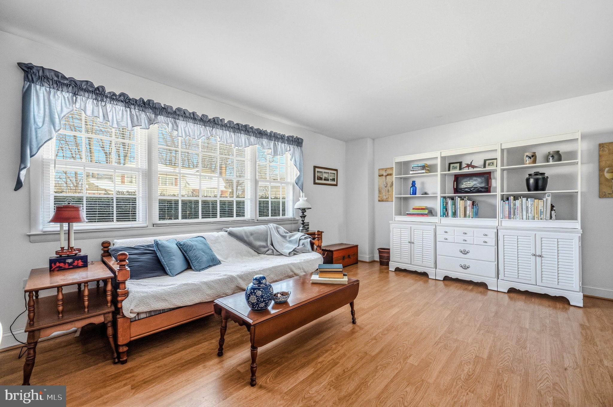 GRAYLYN CREST - Residential