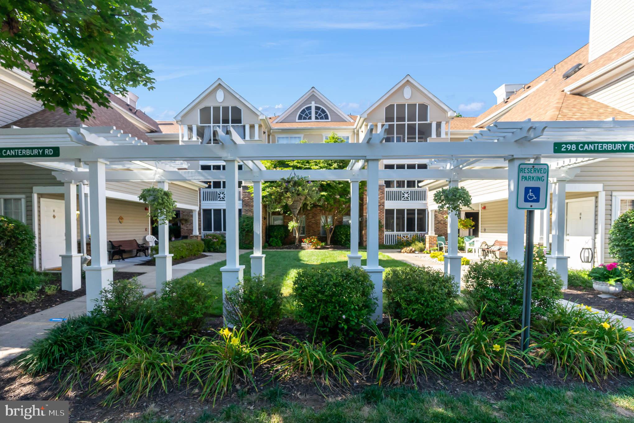 ENGLISH COUNTRY MANOR - Residential