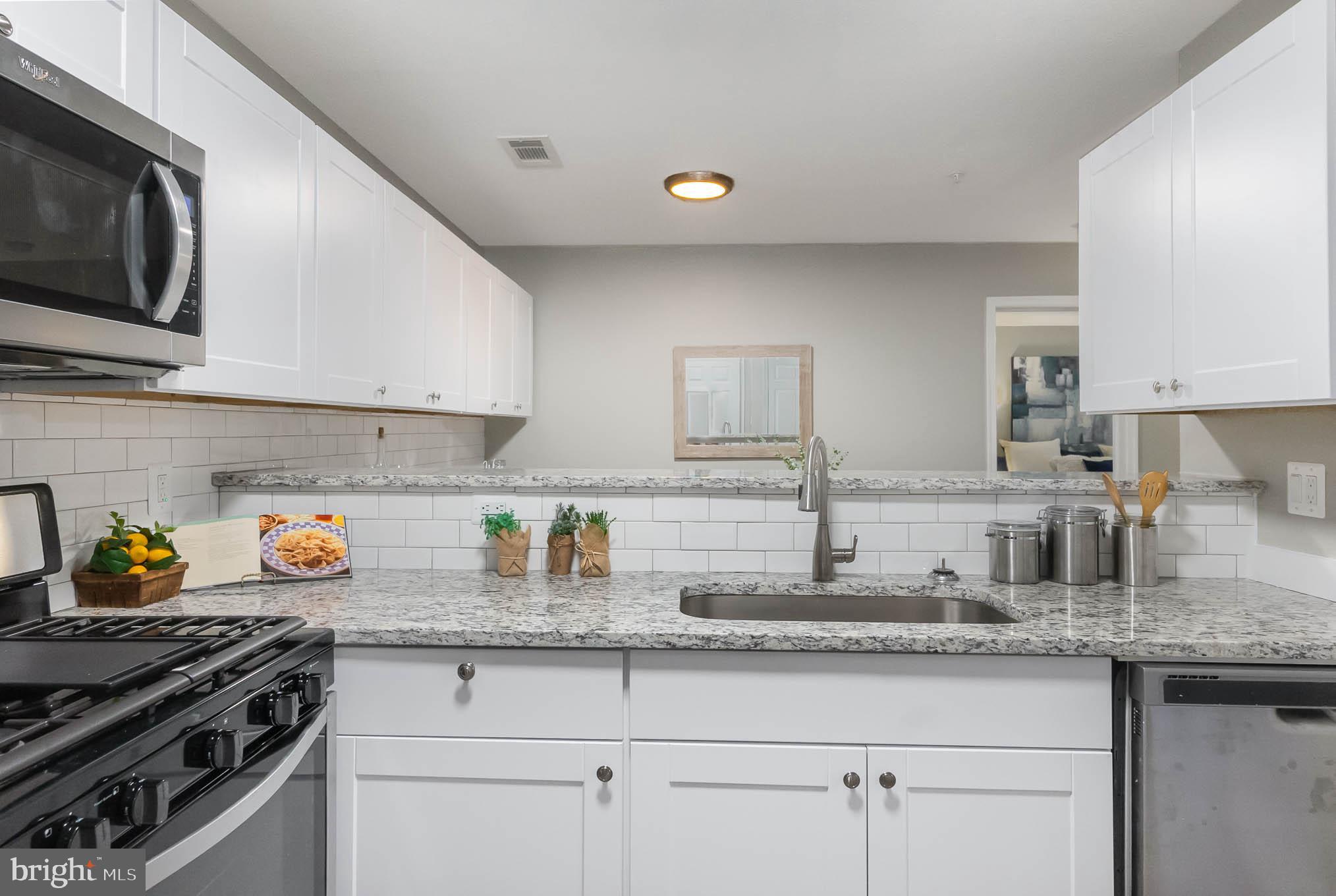 ENGLISH COUNTRY MANOR - Residential