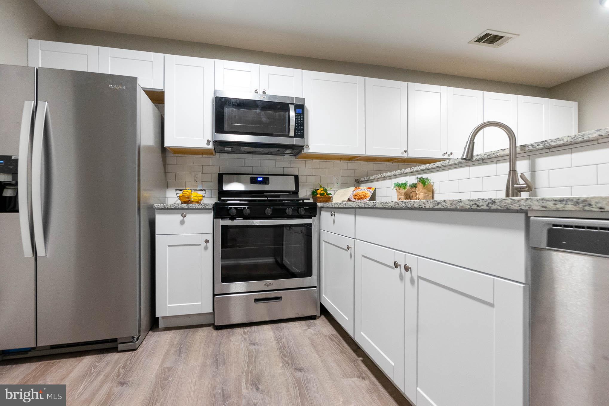 ENGLISH COUNTRY MANOR - Residential