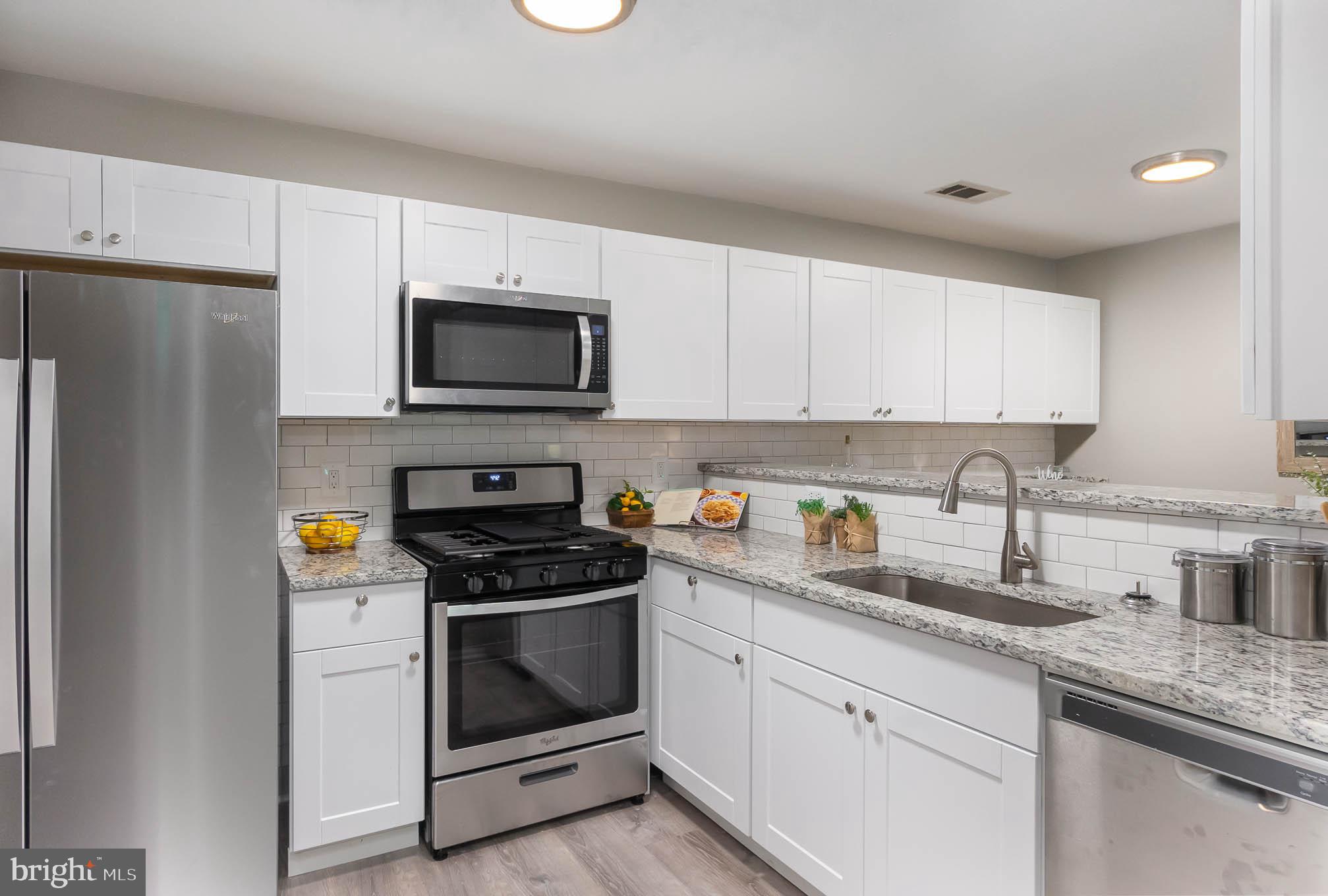 ENGLISH COUNTRY MANOR - Residential