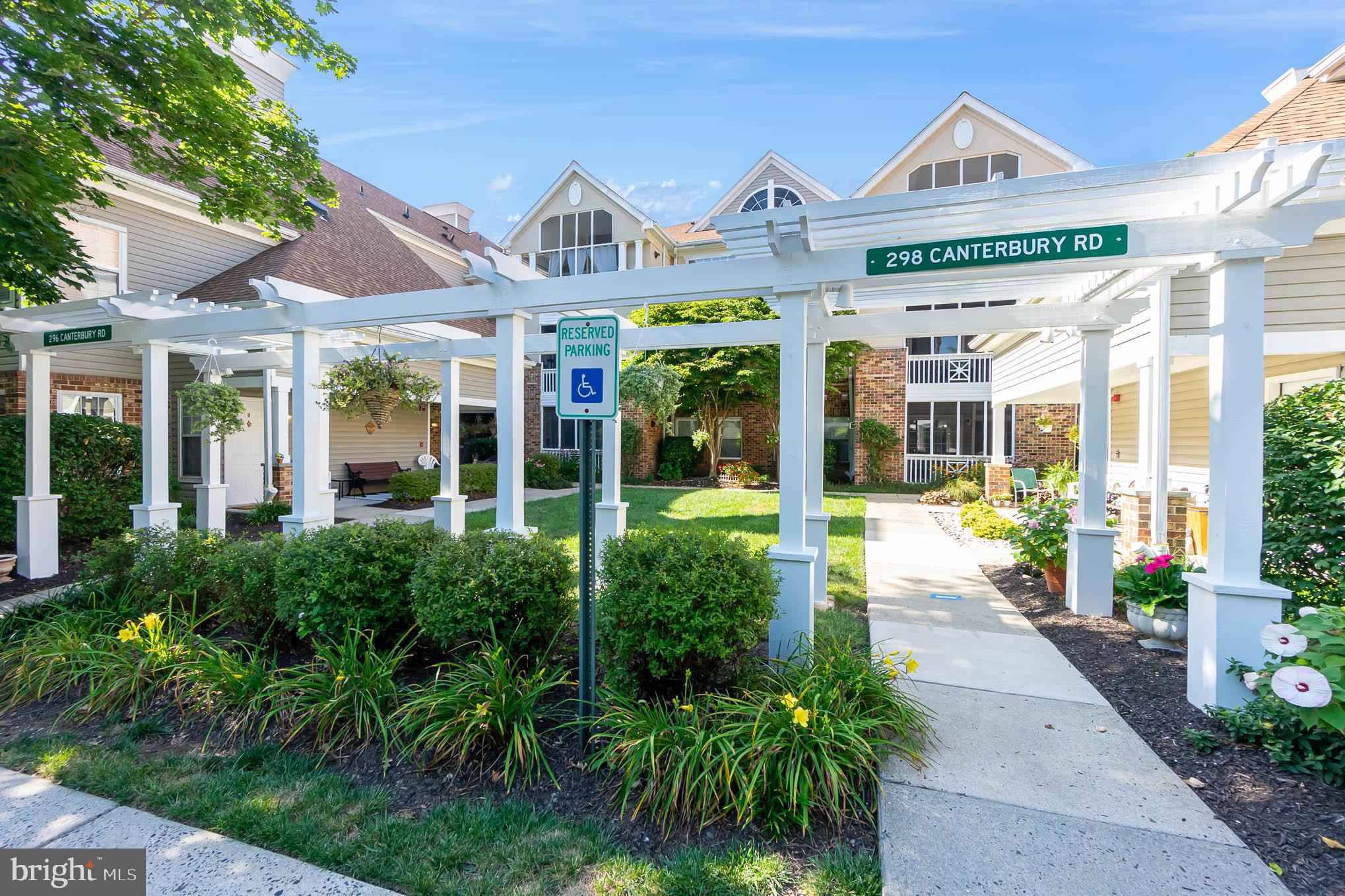 ENGLISH COUNTRY MANOR - Residential