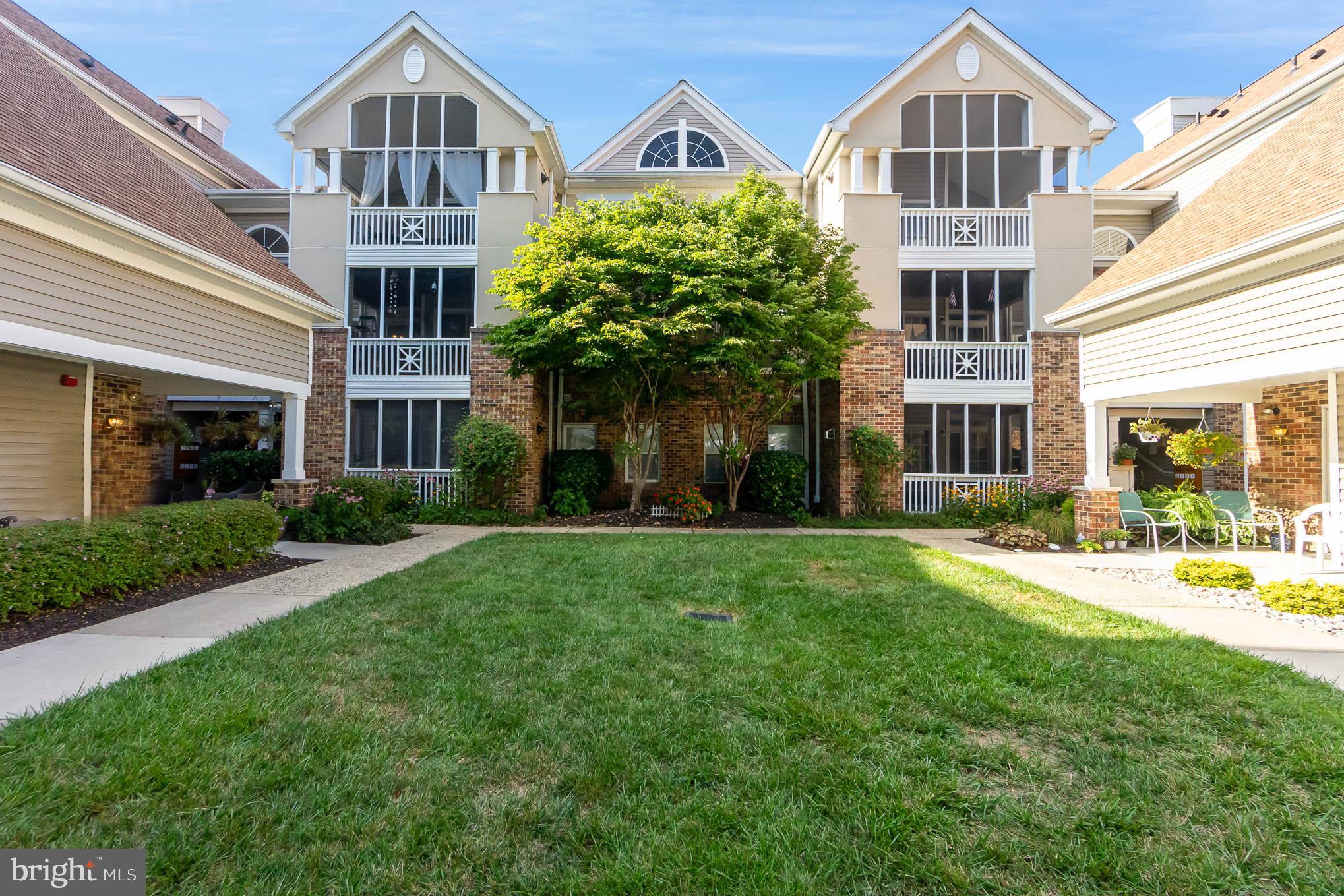 ENGLISH COUNTRY MANOR - Residential