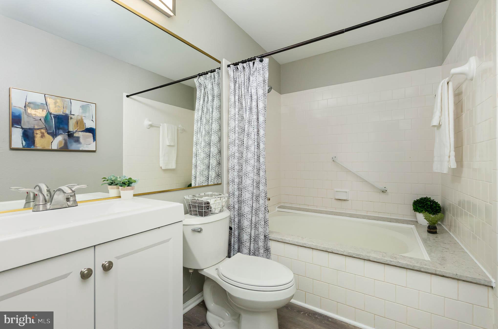 ENGLISH COUNTRY MANOR - Residential