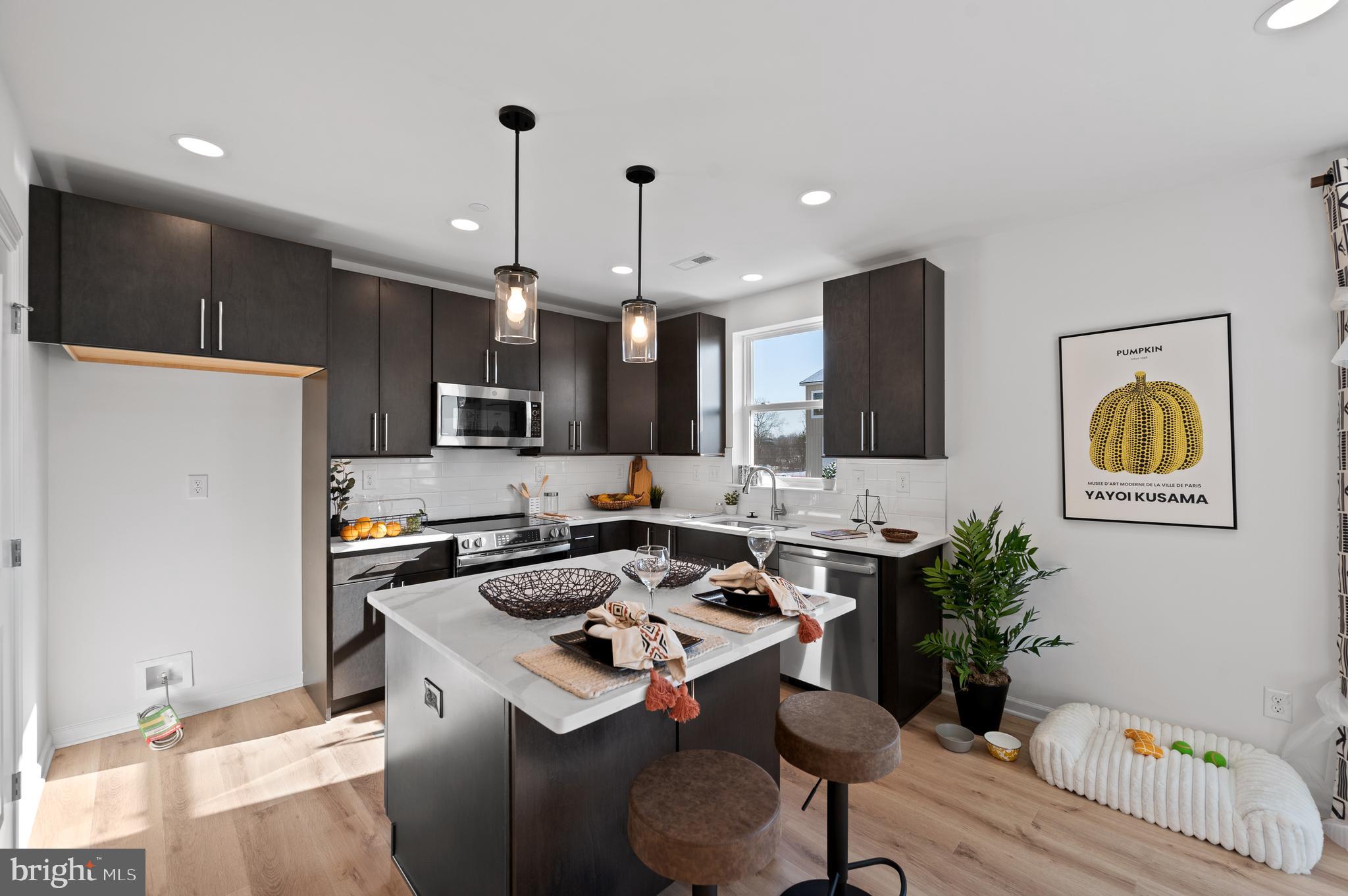 ARBOR PLACE - Residential