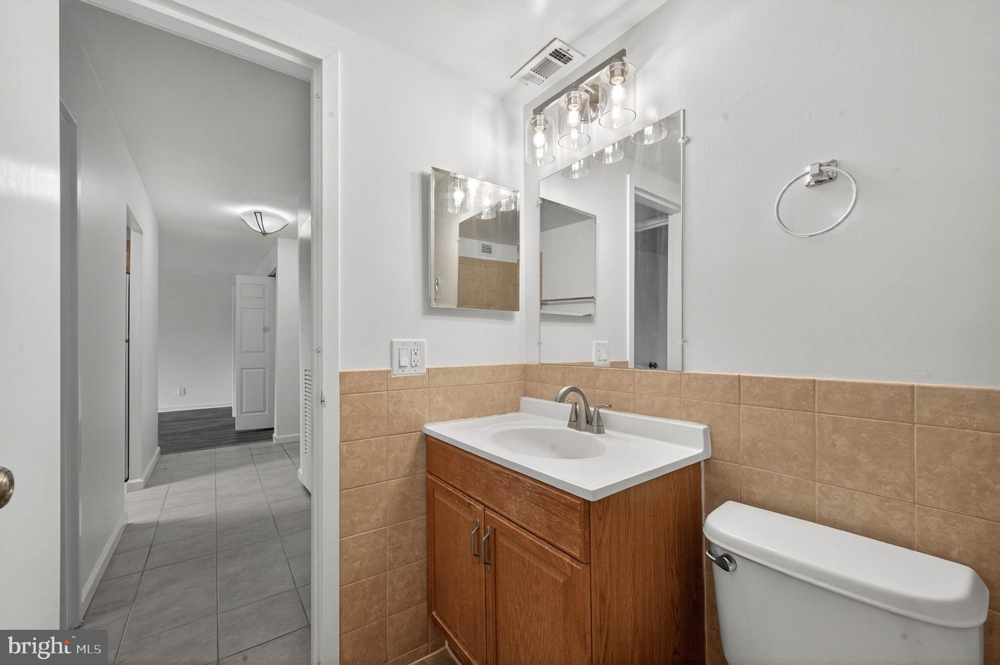 WOODLAKE TOWERS - Residential