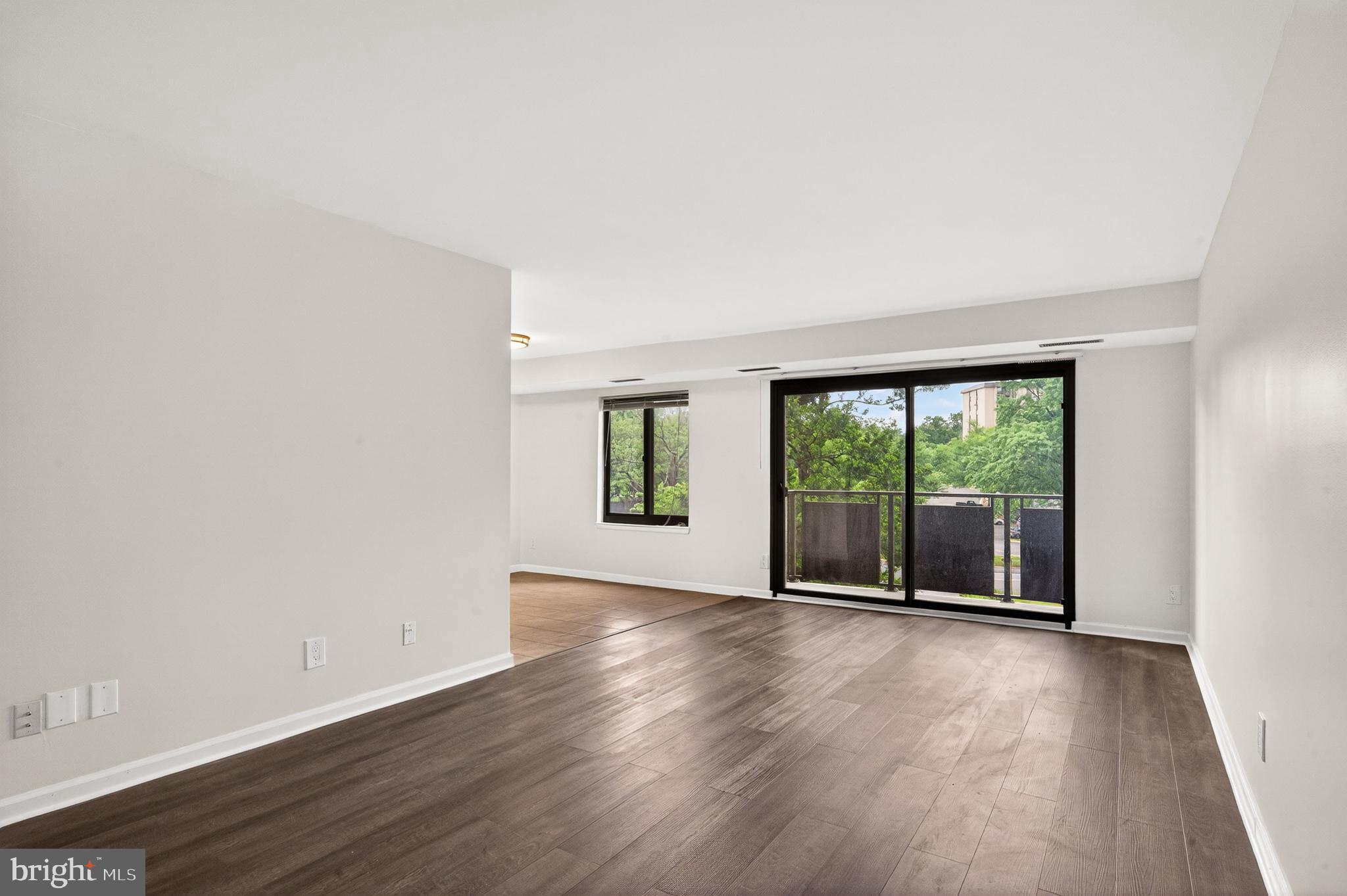 WOODLAKE TOWERS - Residential