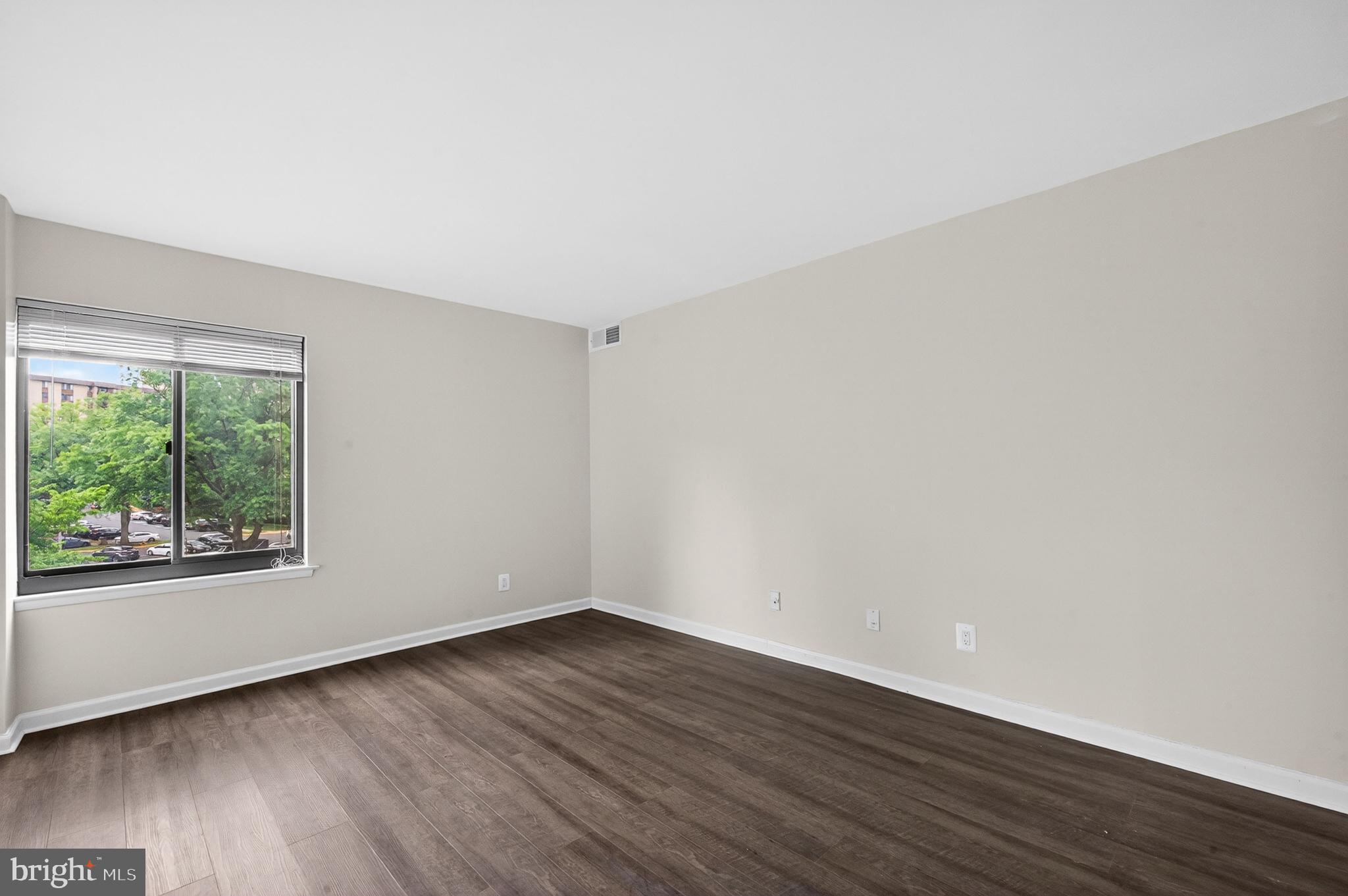 WOODLAKE TOWERS - Residential