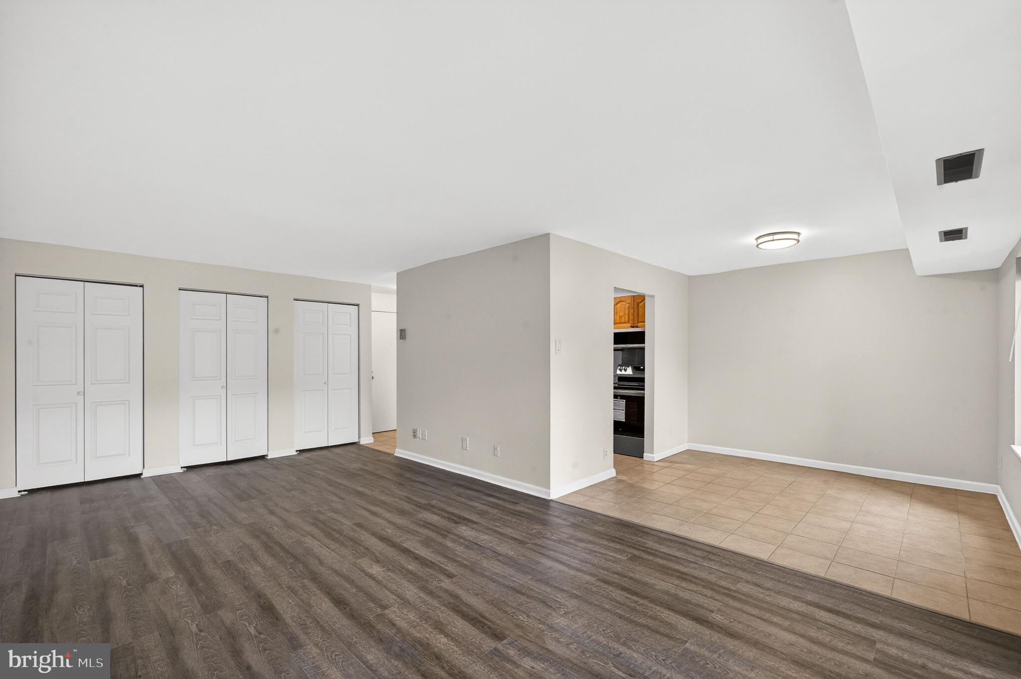 WOODLAKE TOWERS - Residential