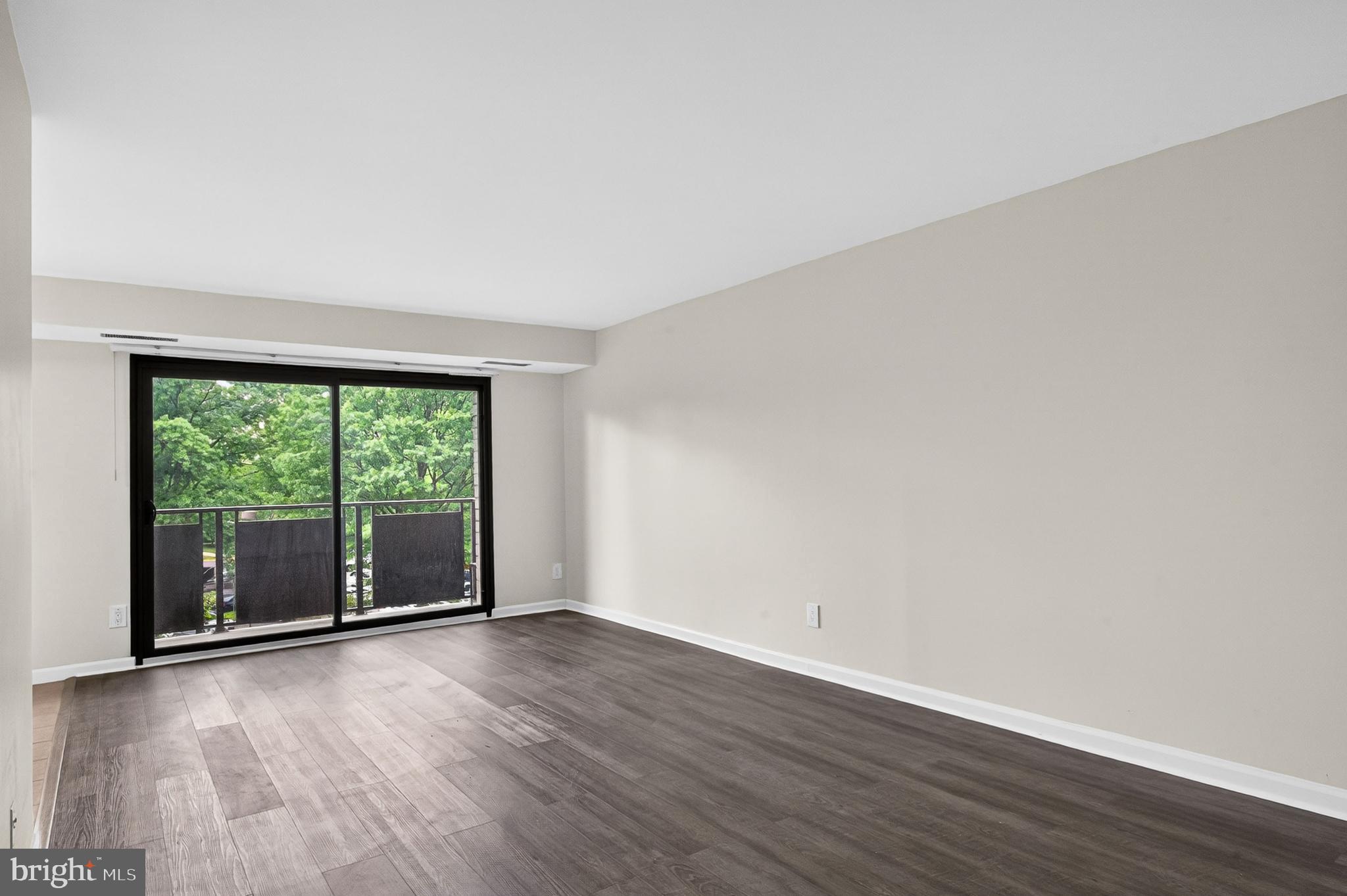 WOODLAKE TOWERS - Residential