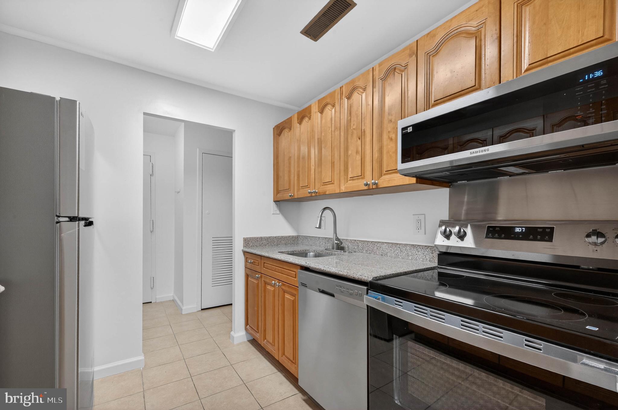WOODLAKE TOWERS - Residential