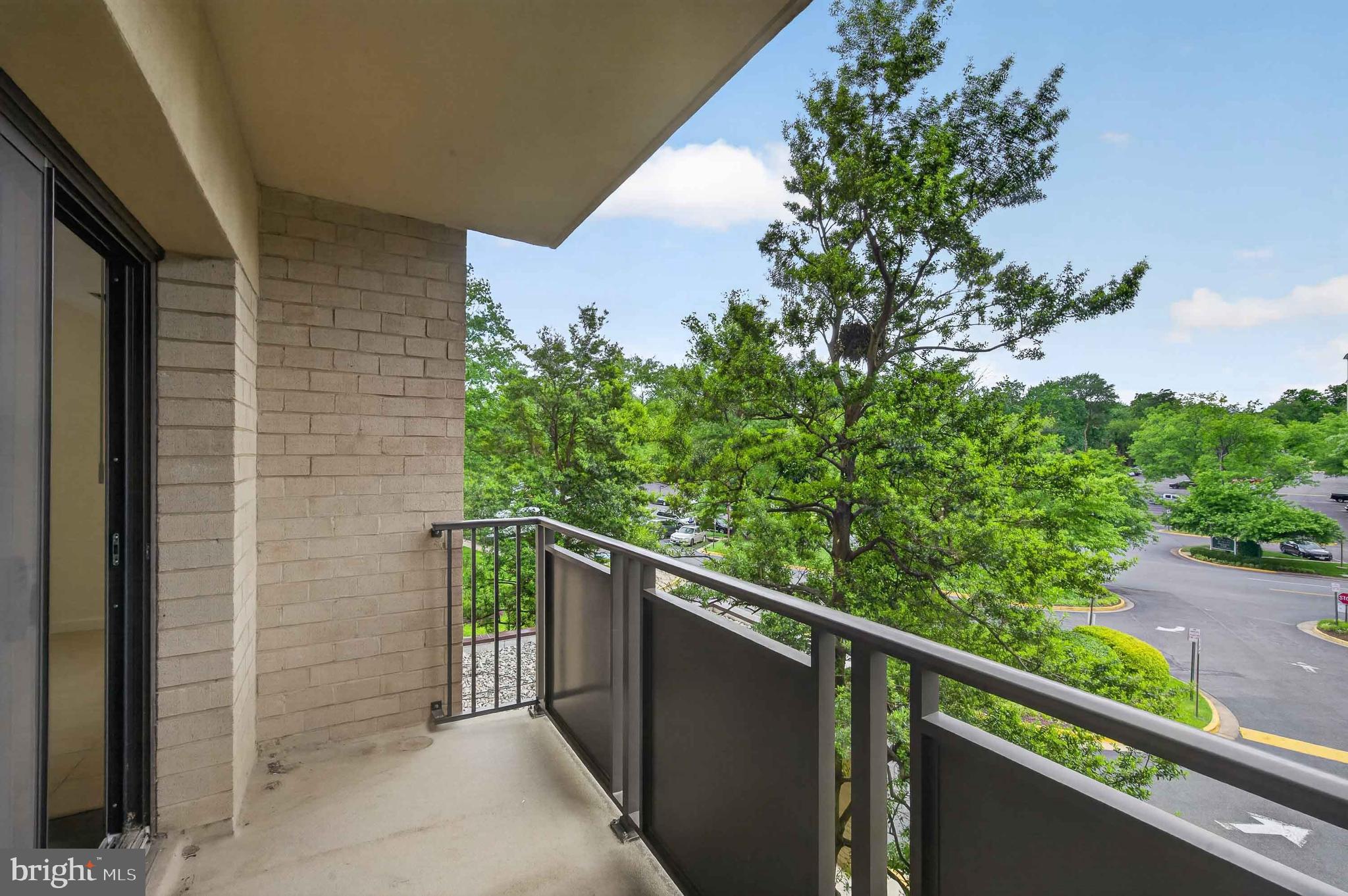 WOODLAKE TOWERS - Residential