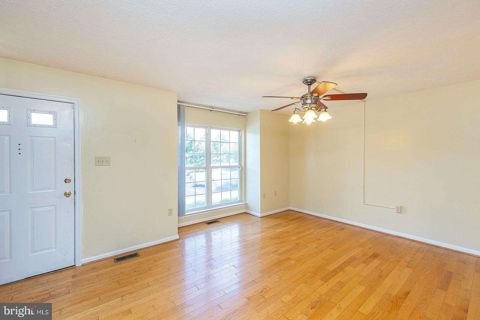 HUNTINGTON MEADOWS - Residential Lease