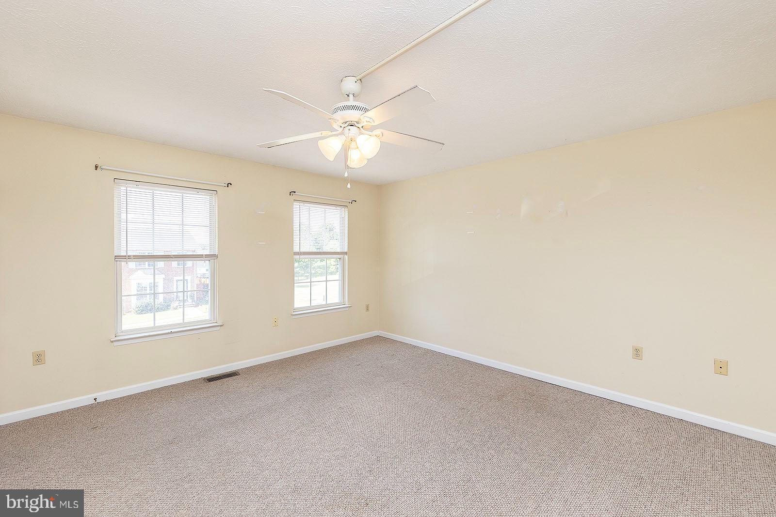 HUNTINGTON MEADOWS - Residential Lease