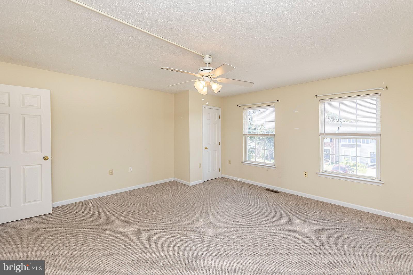 HUNTINGTON MEADOWS - Residential Lease