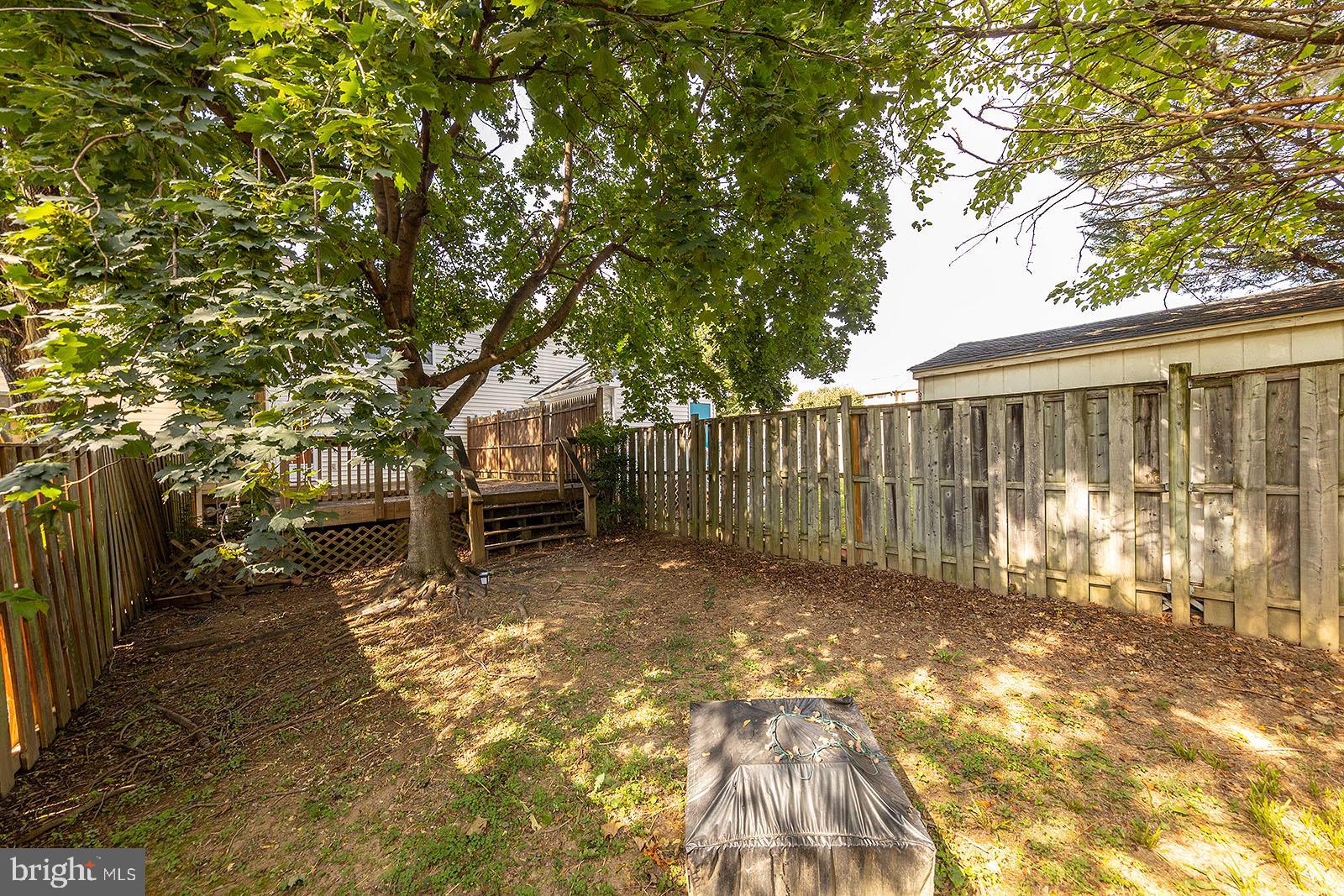 HUNTINGTON MEADOWS - Residential Lease