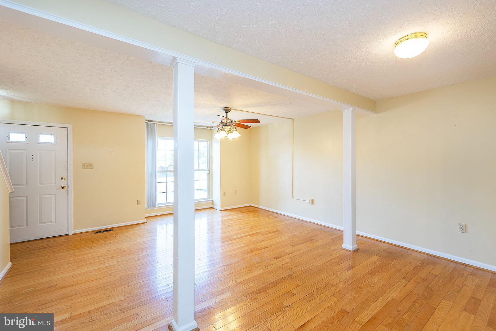 HUNTINGTON MEADOWS - Residential Lease