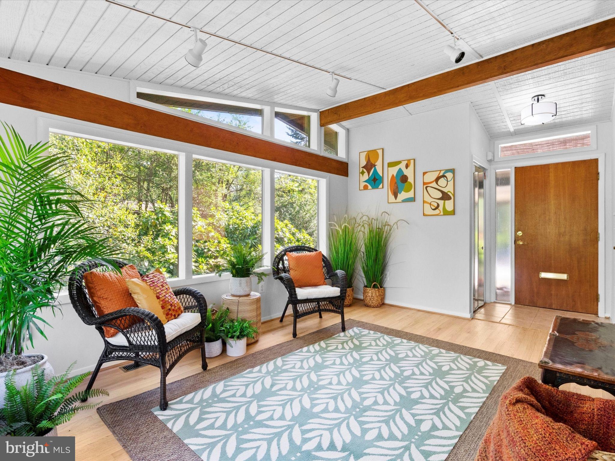 3415 SURREY LANE
