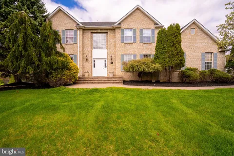 24 Scott Drive, Monroe Township, NJ MLS: NJMX2008996