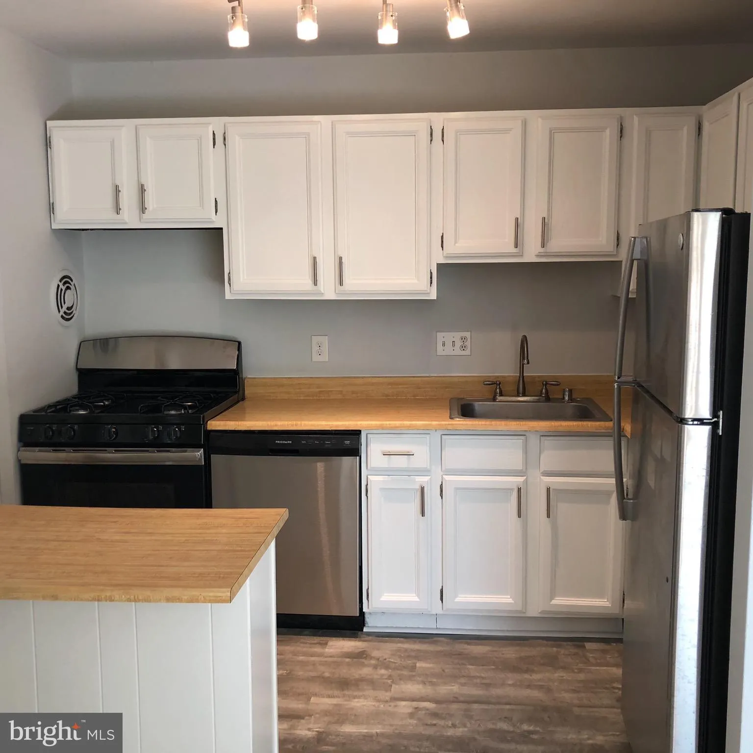 7376 Lee Highway Unit 203, Falls Church, VA 22046