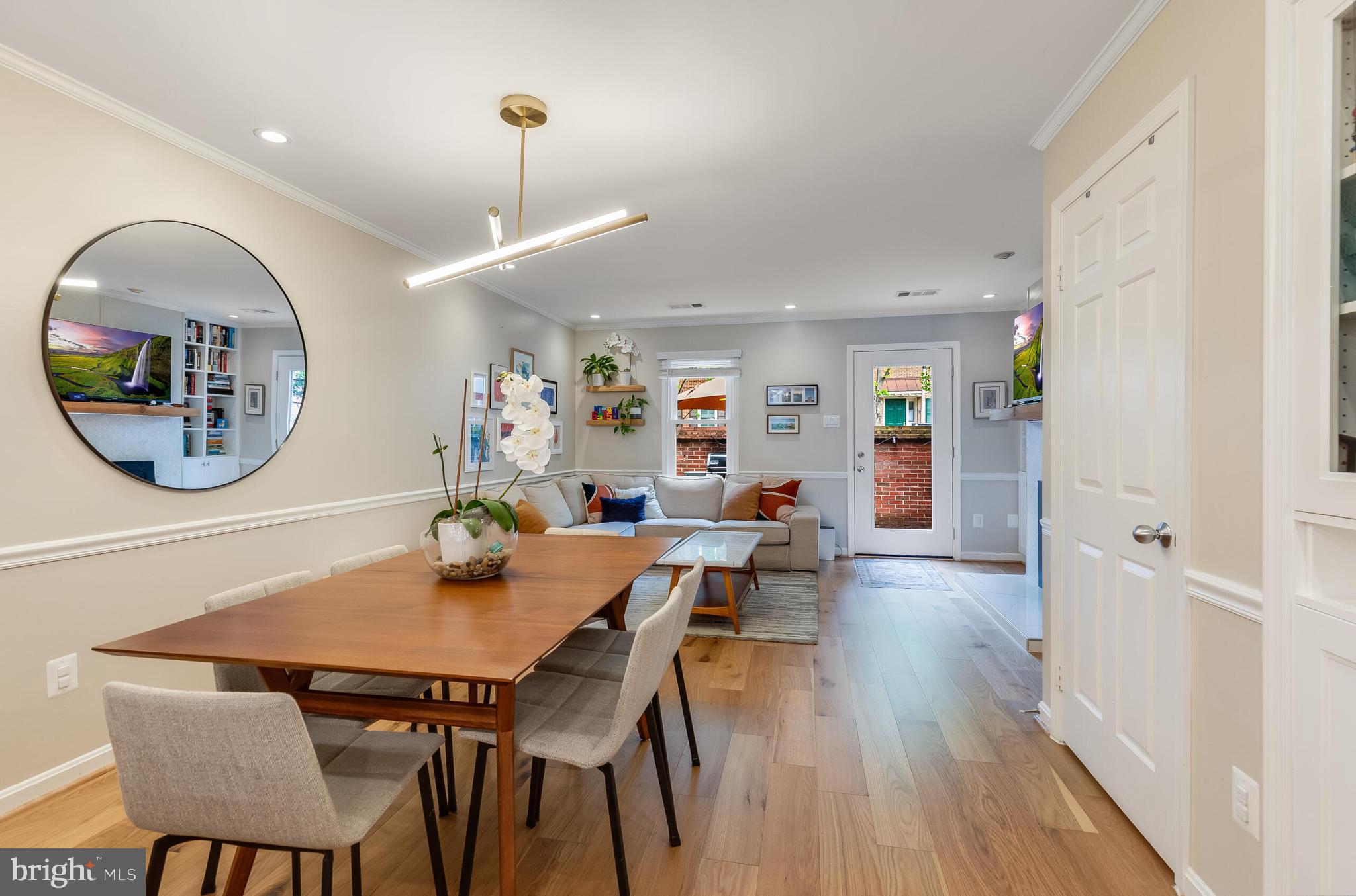 1126 N TAYLOR STREET 1