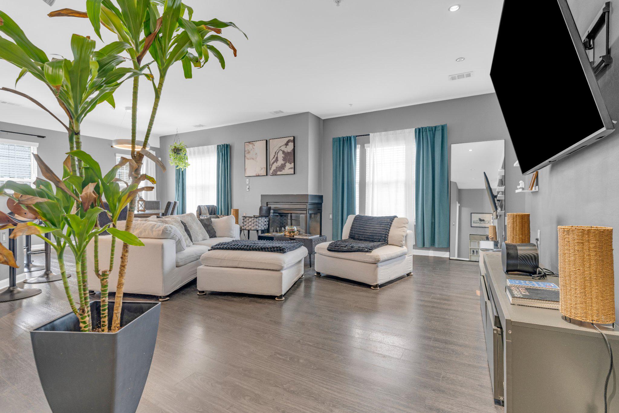 WINDSOR CROSSING - Residential