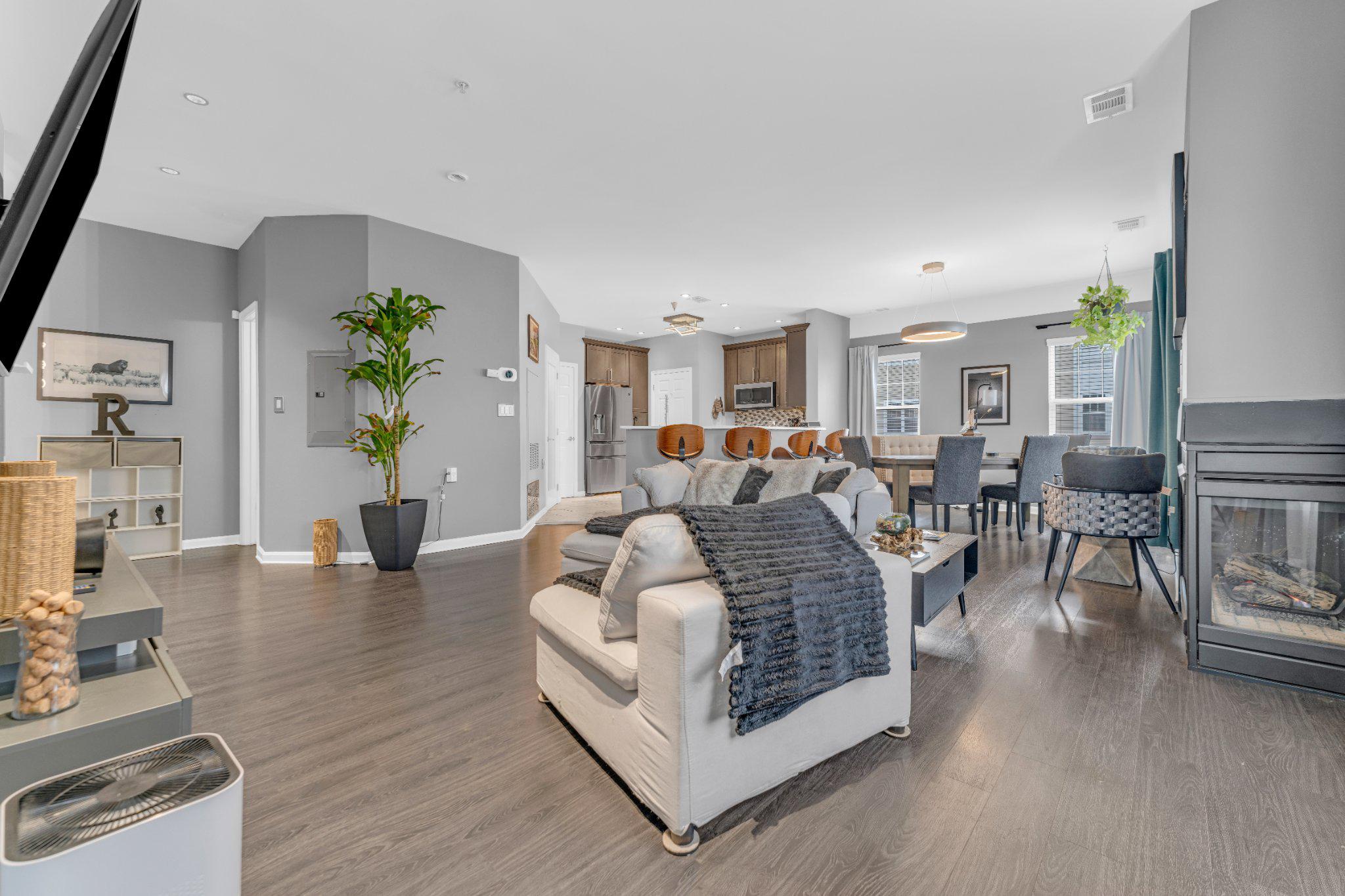 WINDSOR CROSSING - Residential