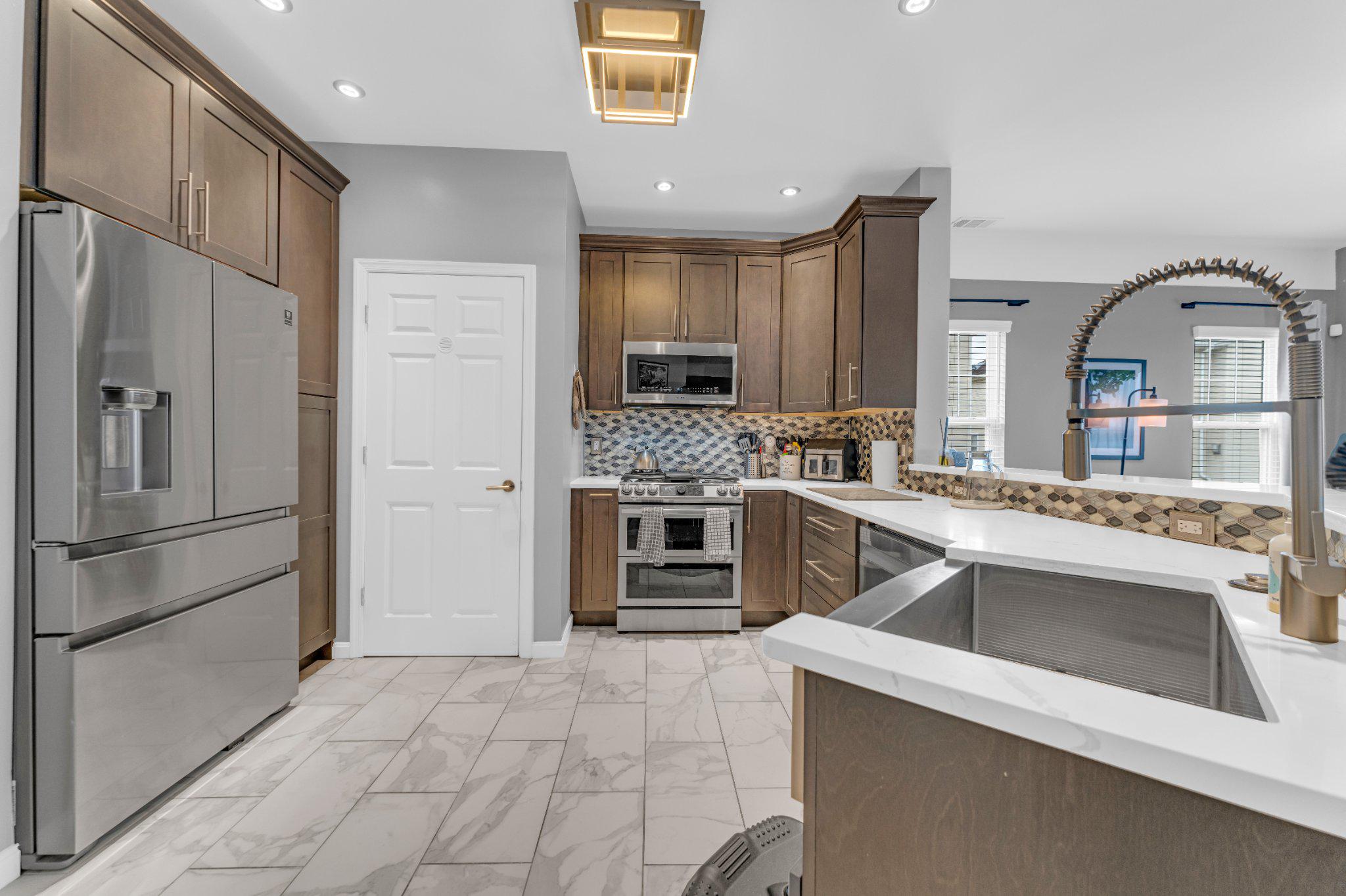 WINDSOR CROSSING - Residential