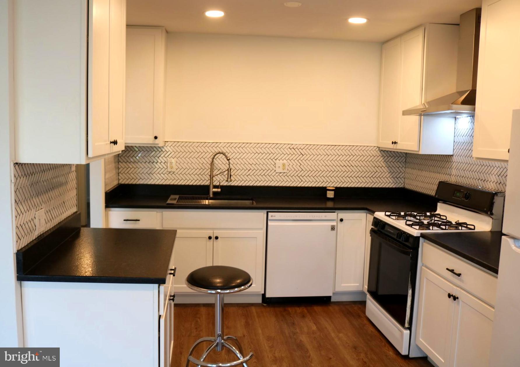 OAKLAND HILLS - Residential