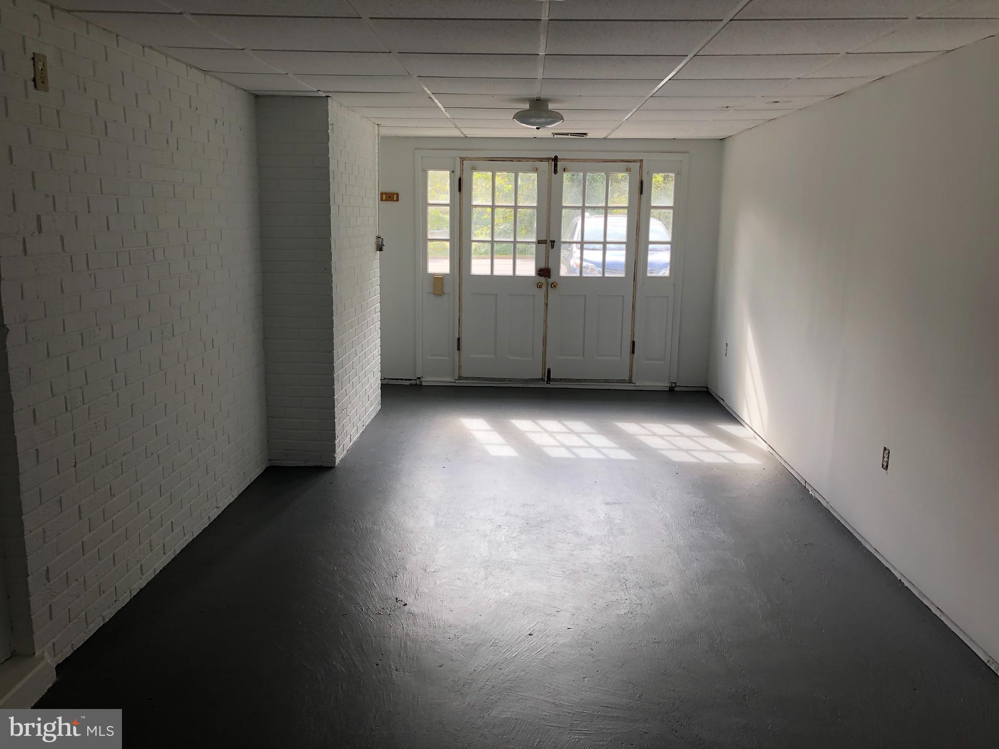 LORCOM LANE PARK - Residential Lease