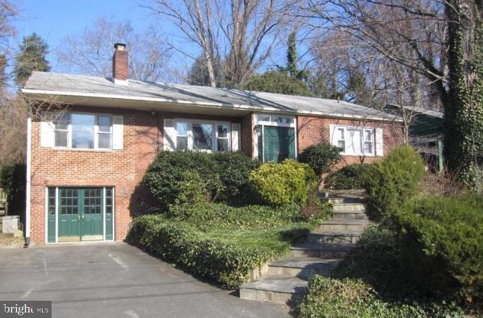 LORCOM LANE PARK - Residential Lease