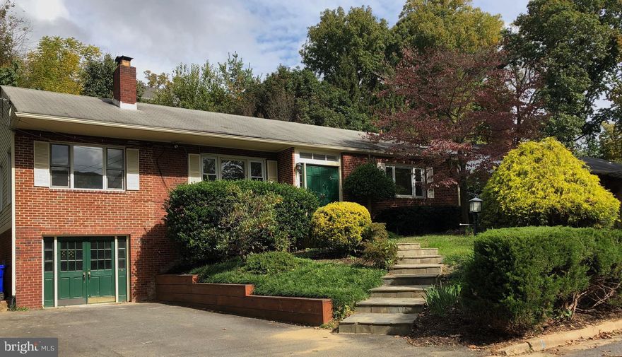 This bright spacious two-level 3 bedroom/3 bath rambler features two levels, a large family room on the main level, a fireplace and even a washer and dryer on both levels. Exterior Features include a large deck, fenced backyard and ample driveway. Well located just minutes from DC, Clarendon, and shopping! Less than 1 mile to Metro.