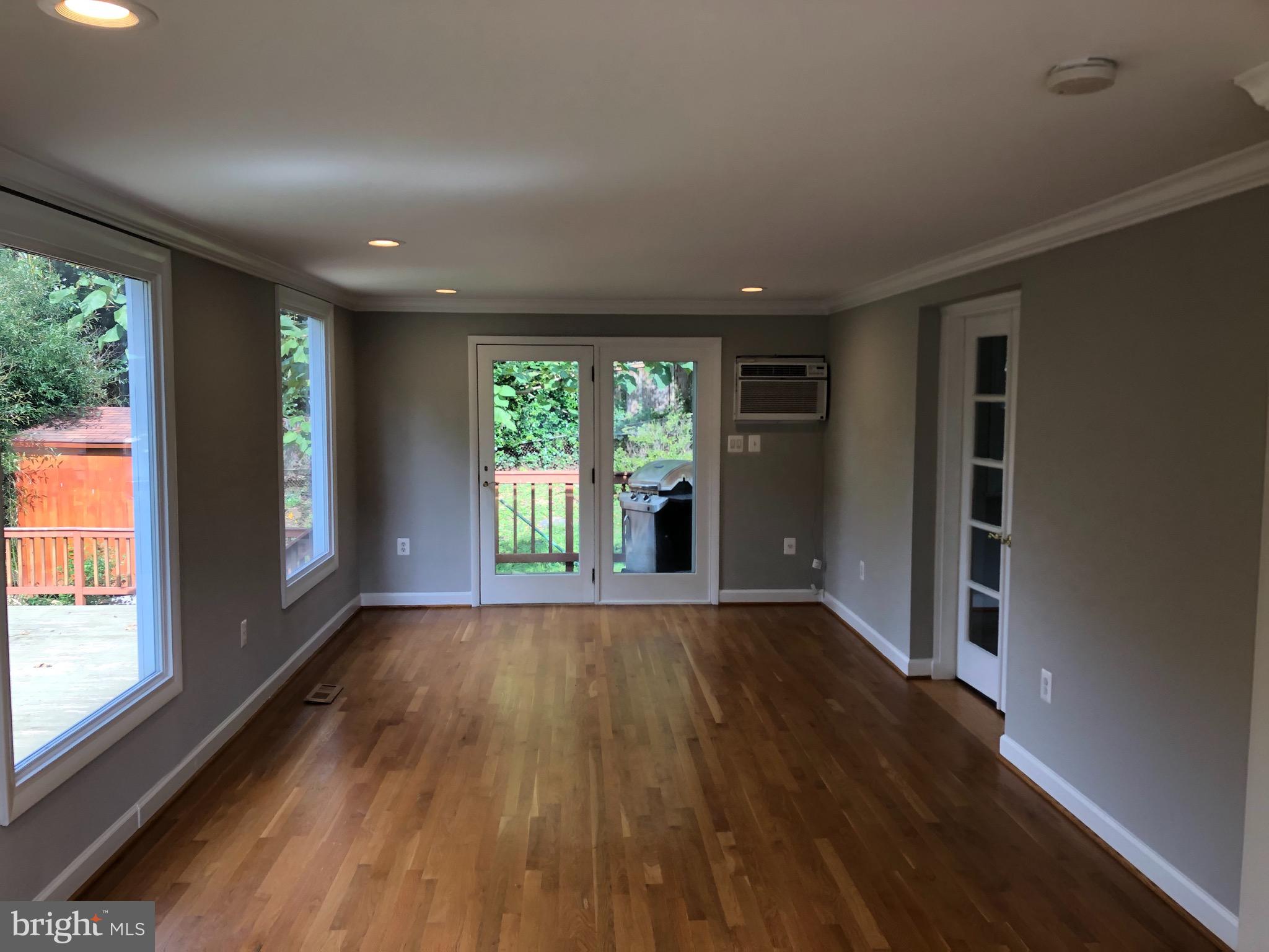 LORCOM LANE PARK - Residential Lease