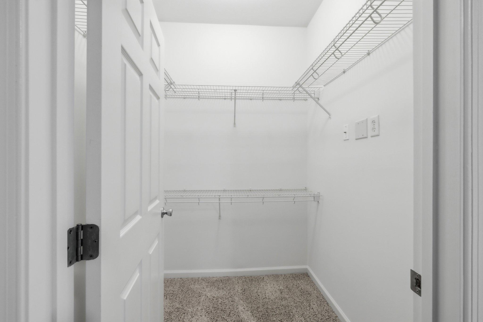 THE COLONNADE AT KENTLANDS - Residential