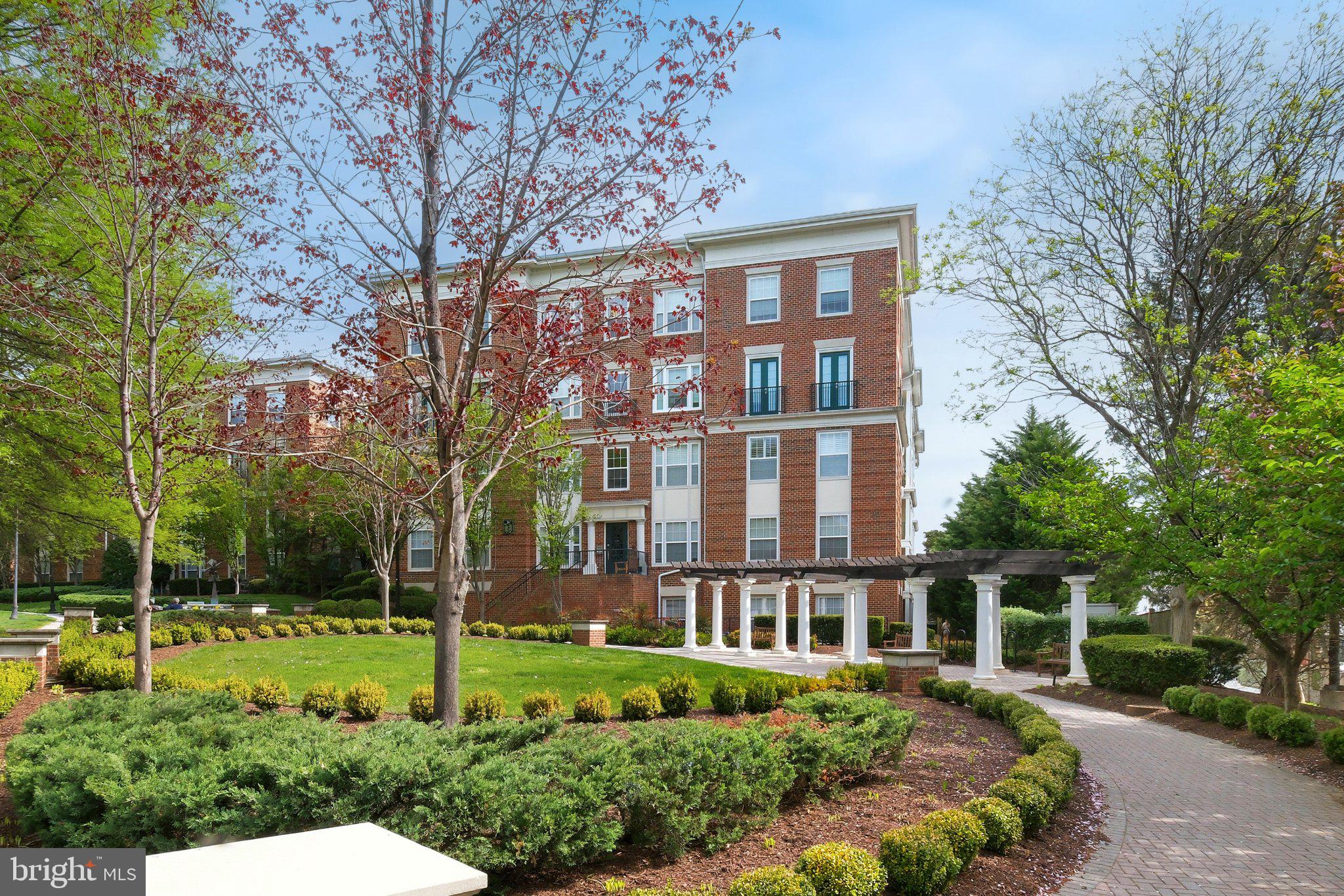 THE COLONNADE AT KENTLANDS - Residential