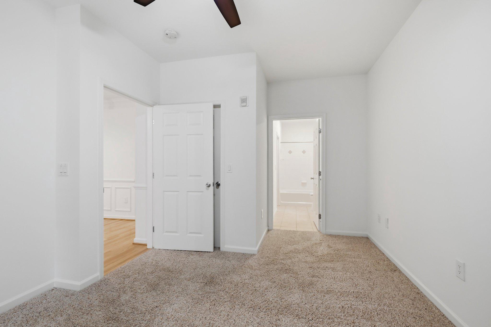 THE COLONNADE AT KENTLANDS - Residential