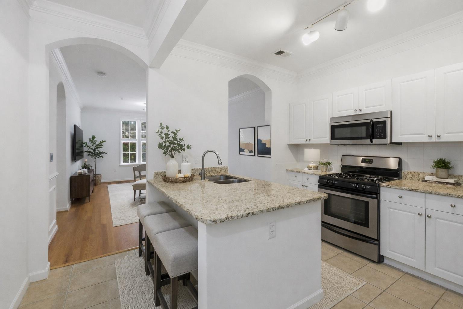 THE COLONNADE AT KENTLANDS - Residential