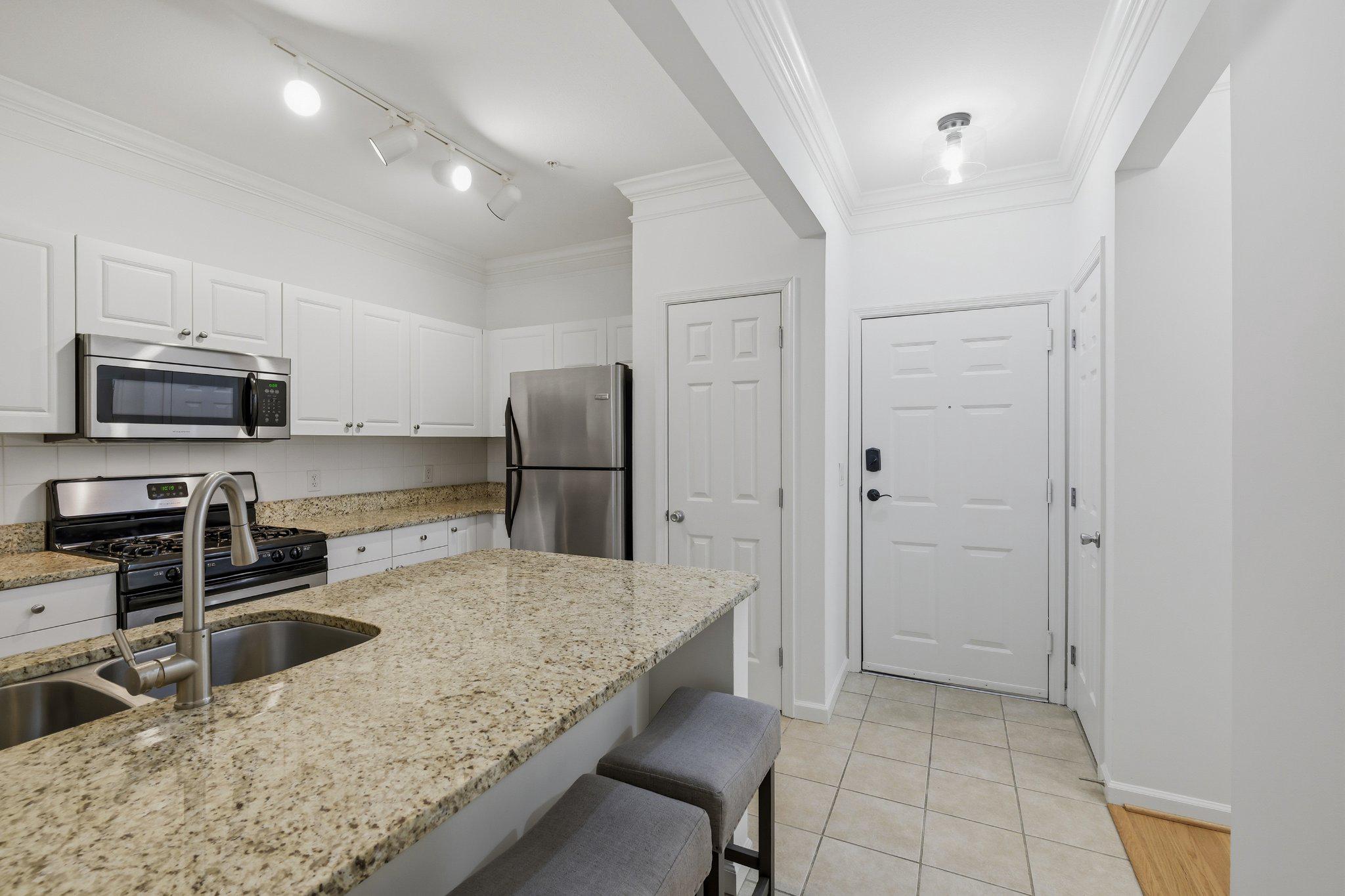 THE COLONNADE AT KENTLANDS - Residential