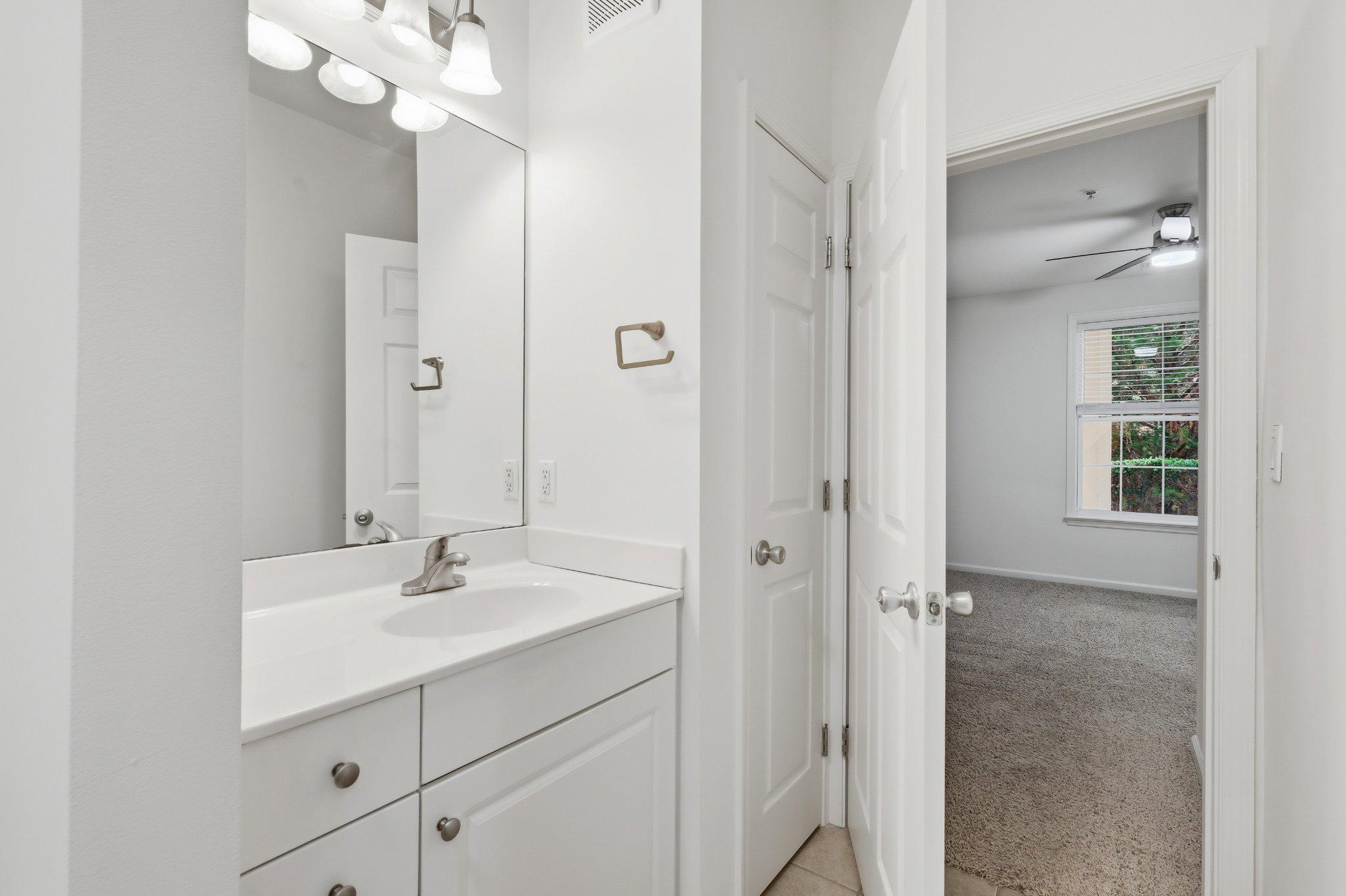 THE COLONNADE AT KENTLANDS - Residential