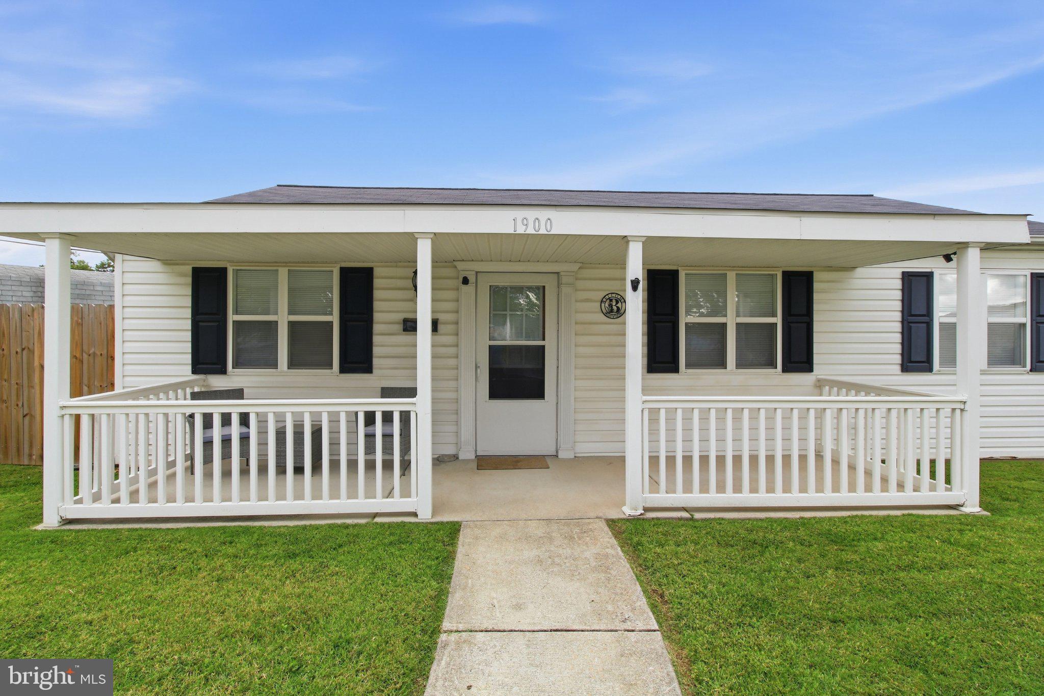 1900 MALTRAVERS ROAD