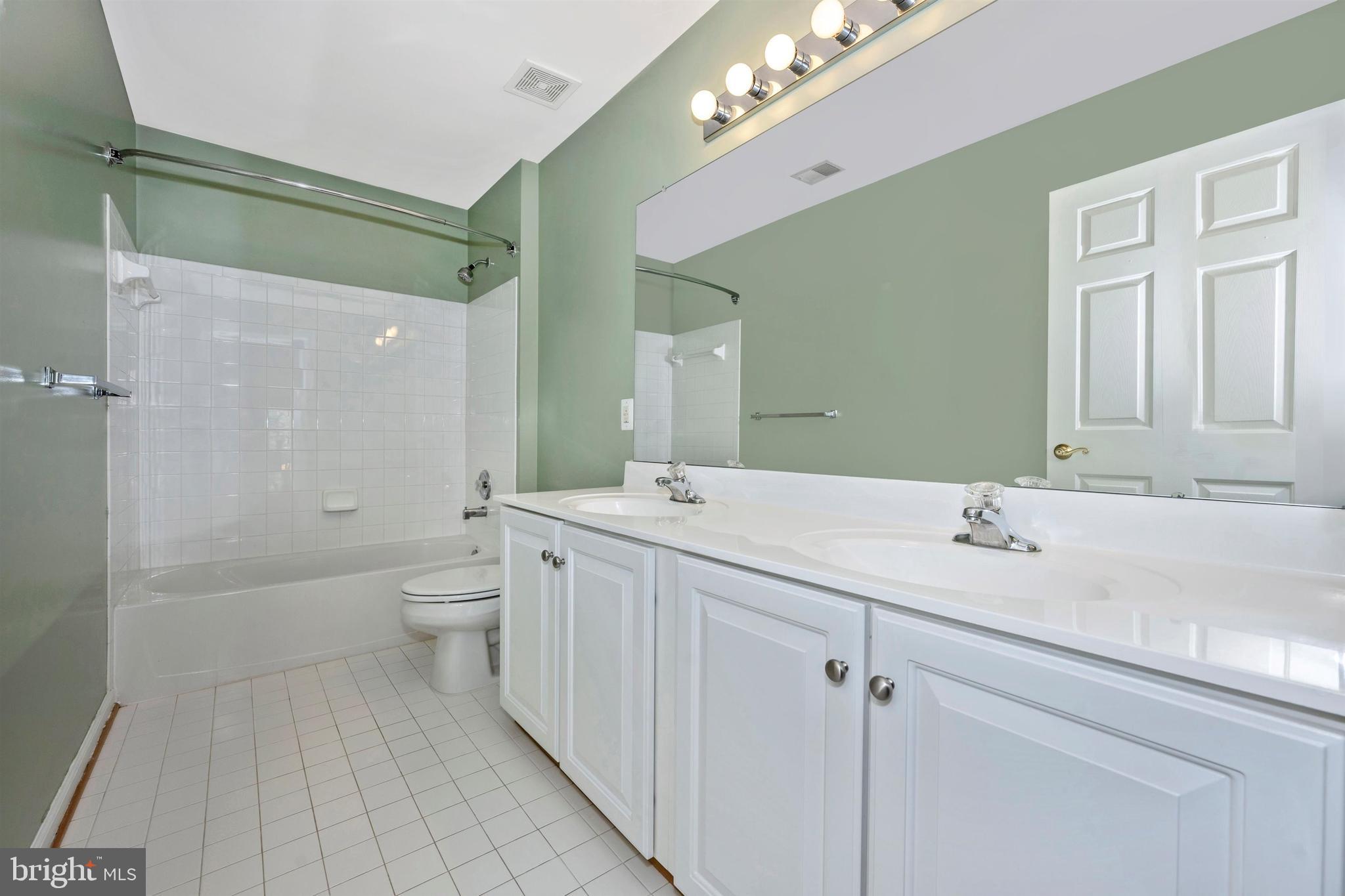 GALYN MANOR - Residential