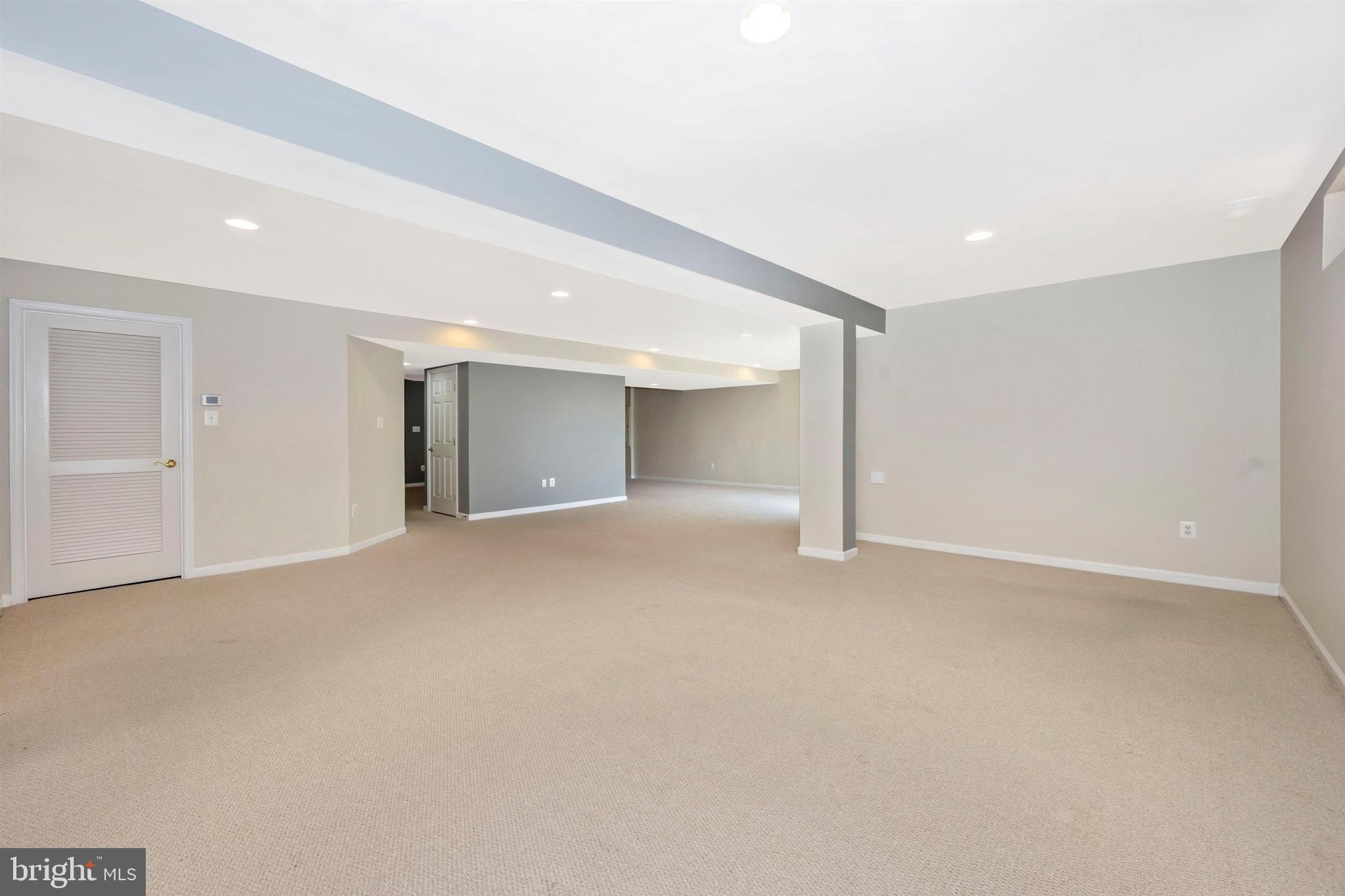 GALYN MANOR - Residential