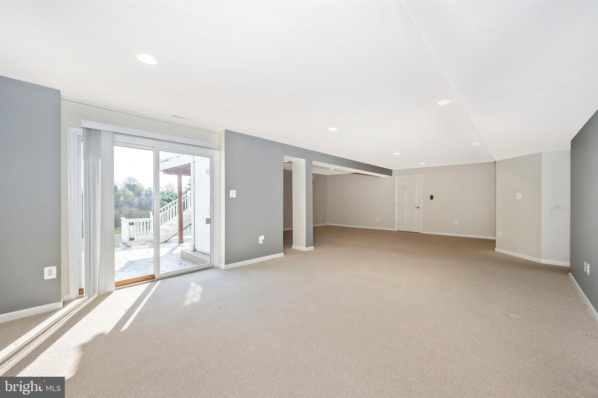 GALYN MANOR - Residential