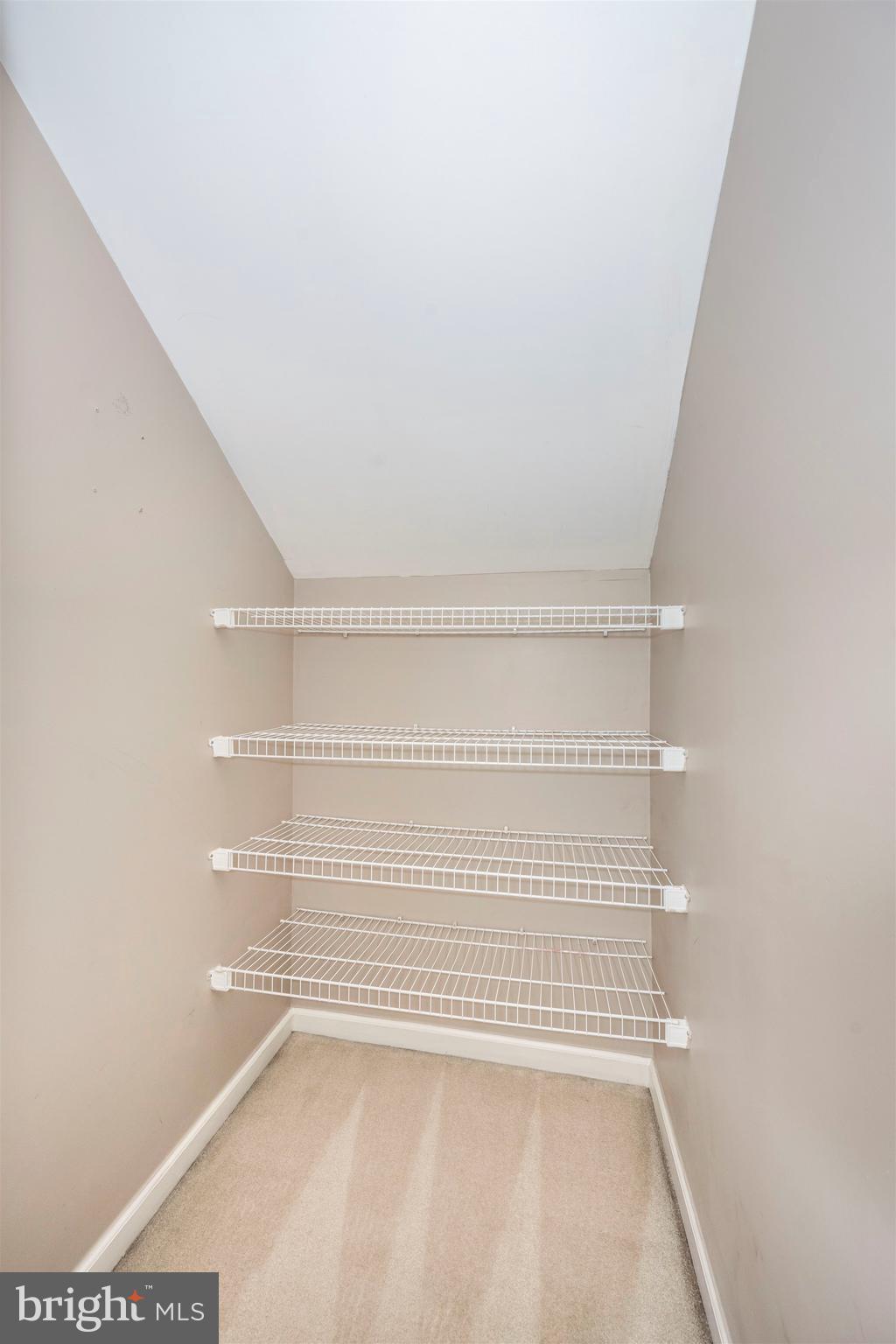 GALYN MANOR - Residential