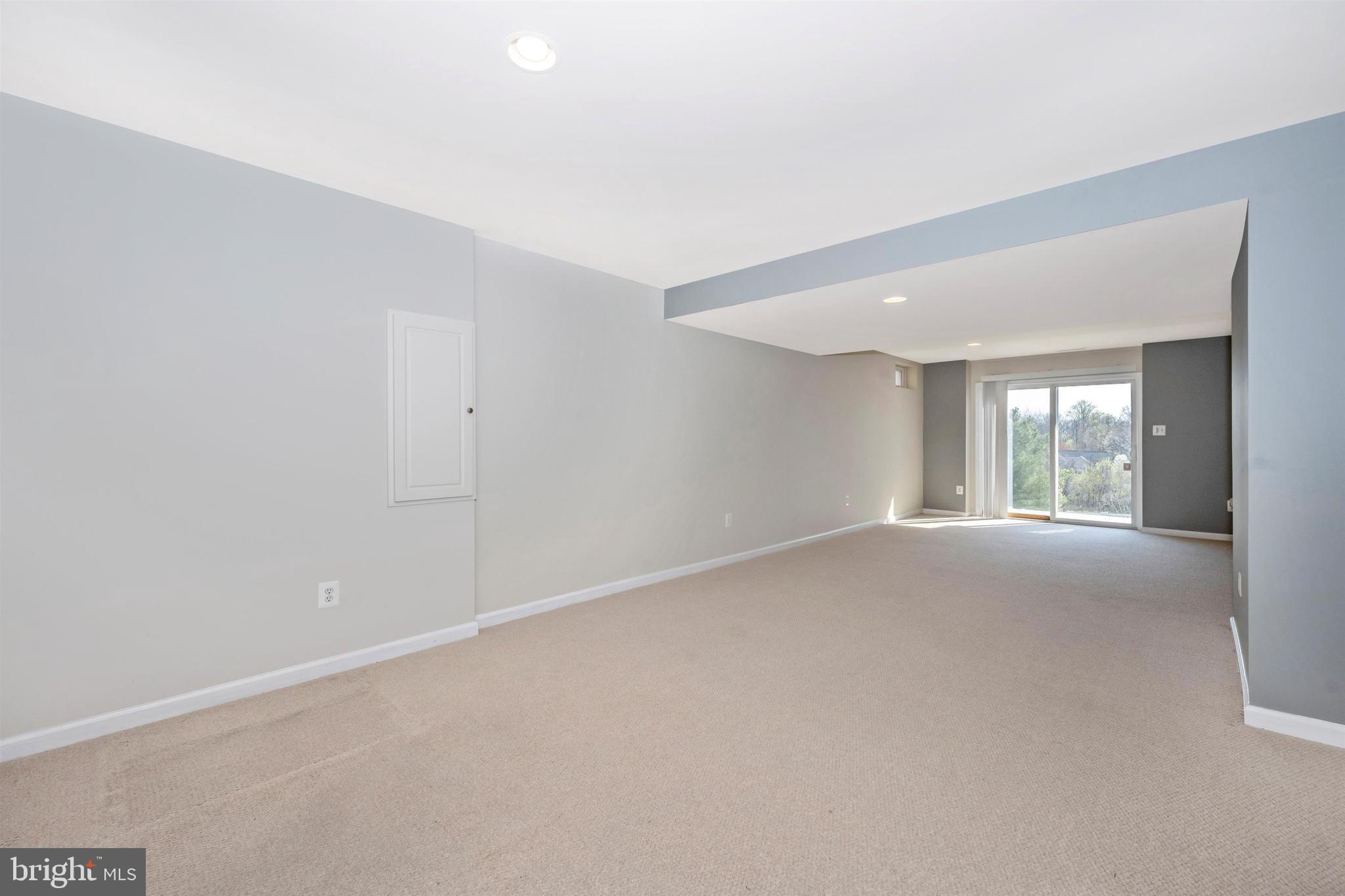 GALYN MANOR - Residential